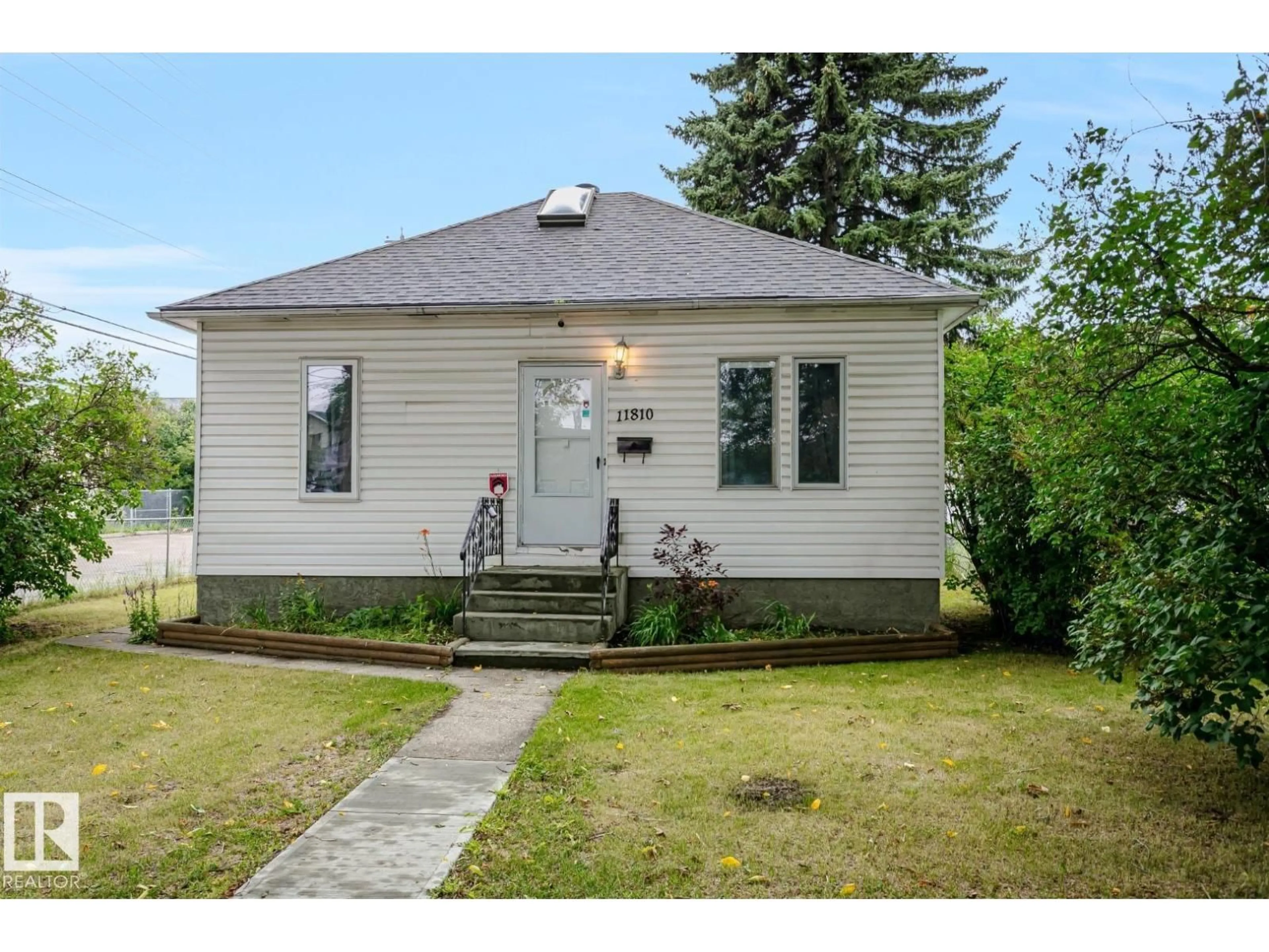 Unknown for 11810 55 ST, Edmonton Alberta T5W3P8