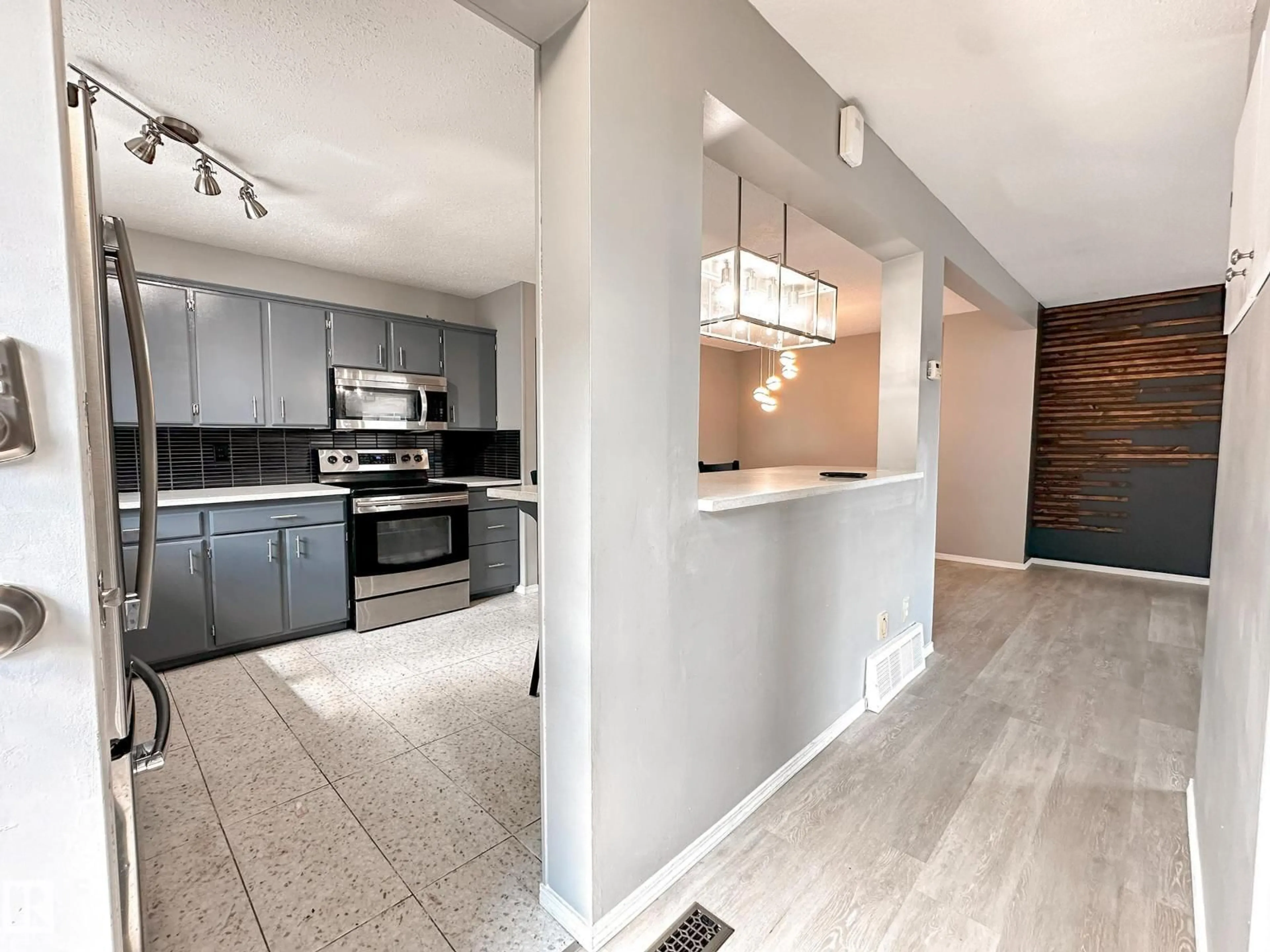 Open concept kitchen, unknown for 858 ERIN PL, Edmonton Alberta T5T1M6