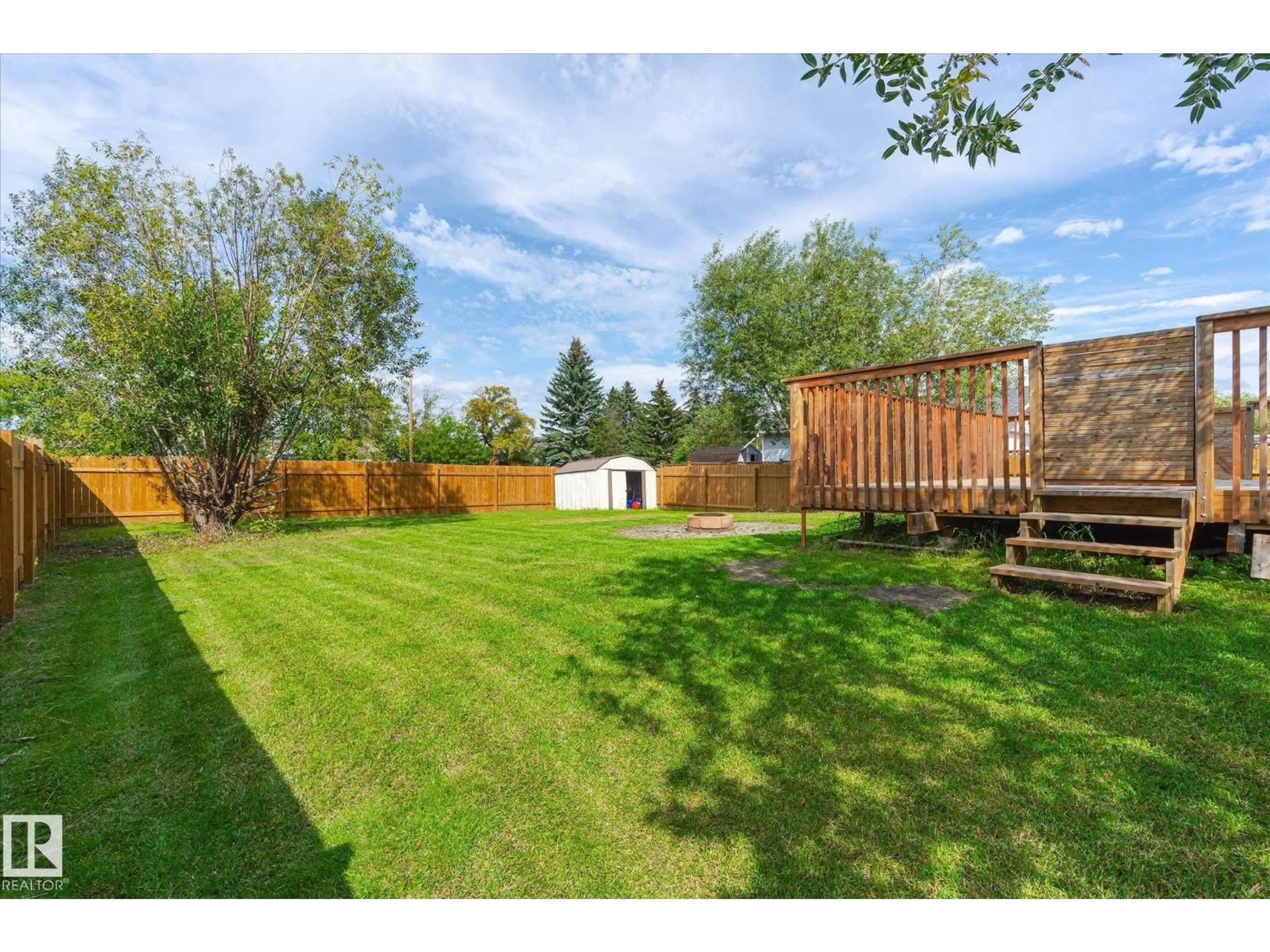 A pic from outside/outdoor area/front of a property/back of a property/a pic from drone, unknown for 5328 50 AV, Bon Accord Alberta T0A0K0