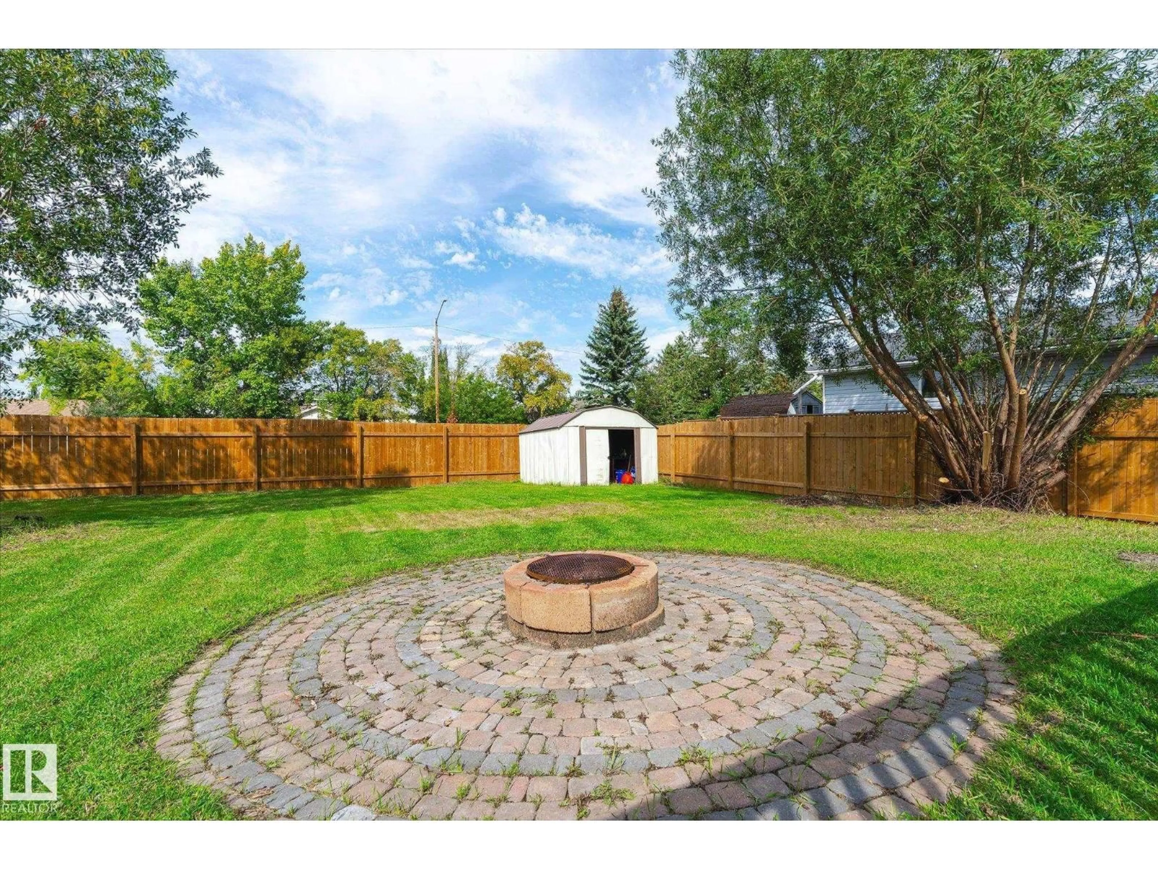 Patio, unknown for 5328 50 AV, Bon Accord Alberta T0A0K0