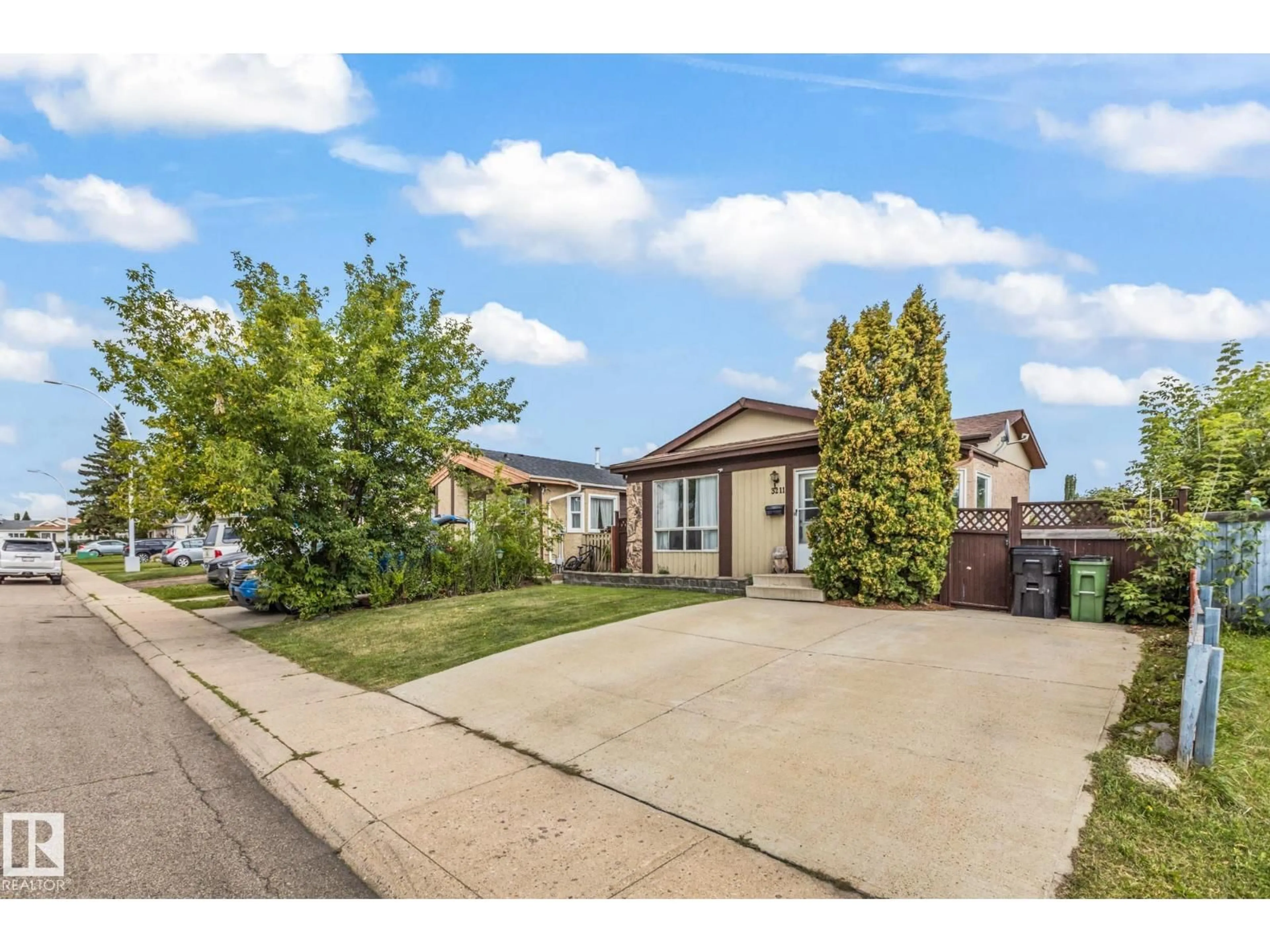 Unknown for 3211 44A ST, Edmonton Alberta T6L4X1