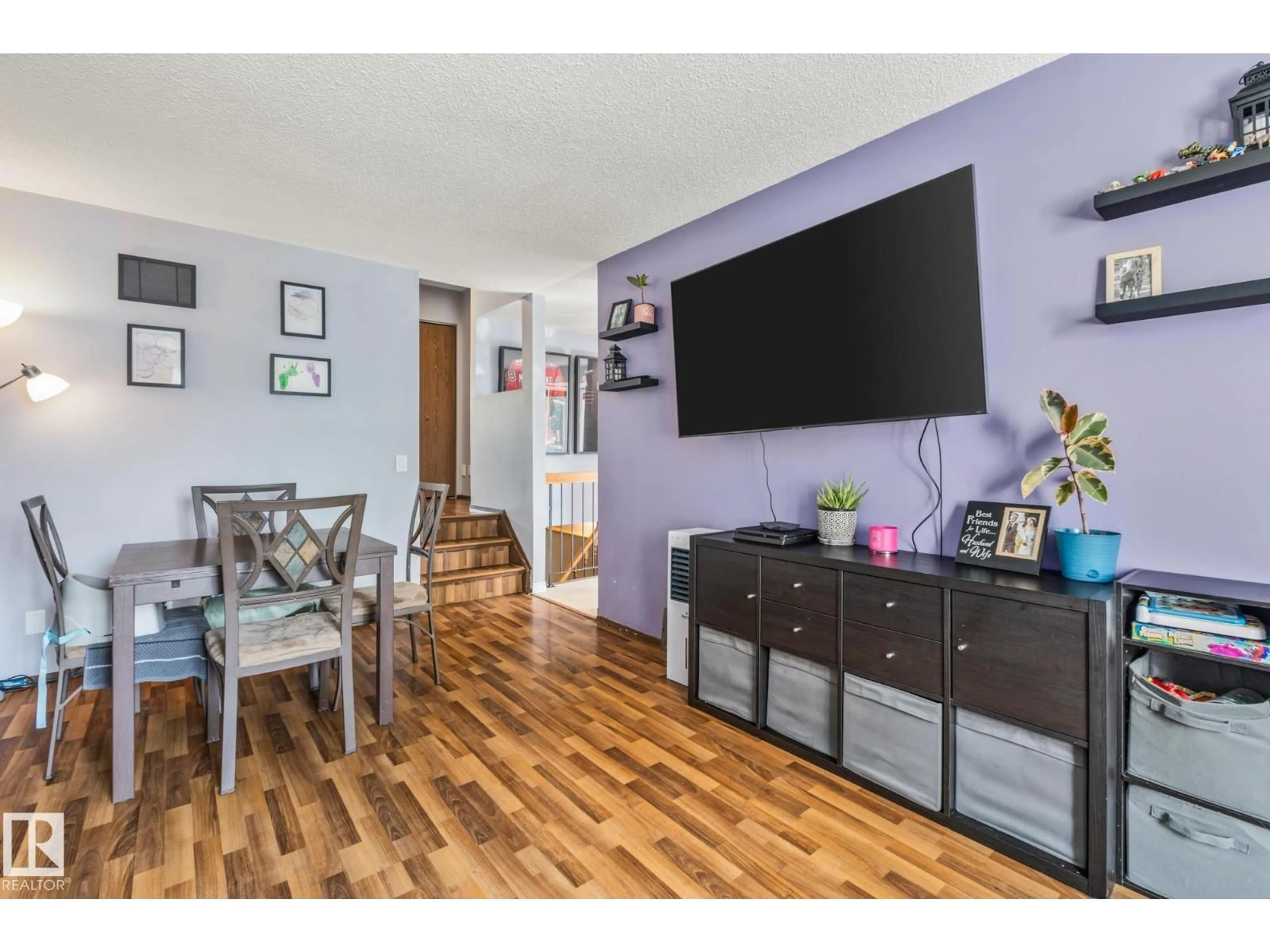 Unknown for 3211 44A ST, Edmonton Alberta T6L4X1