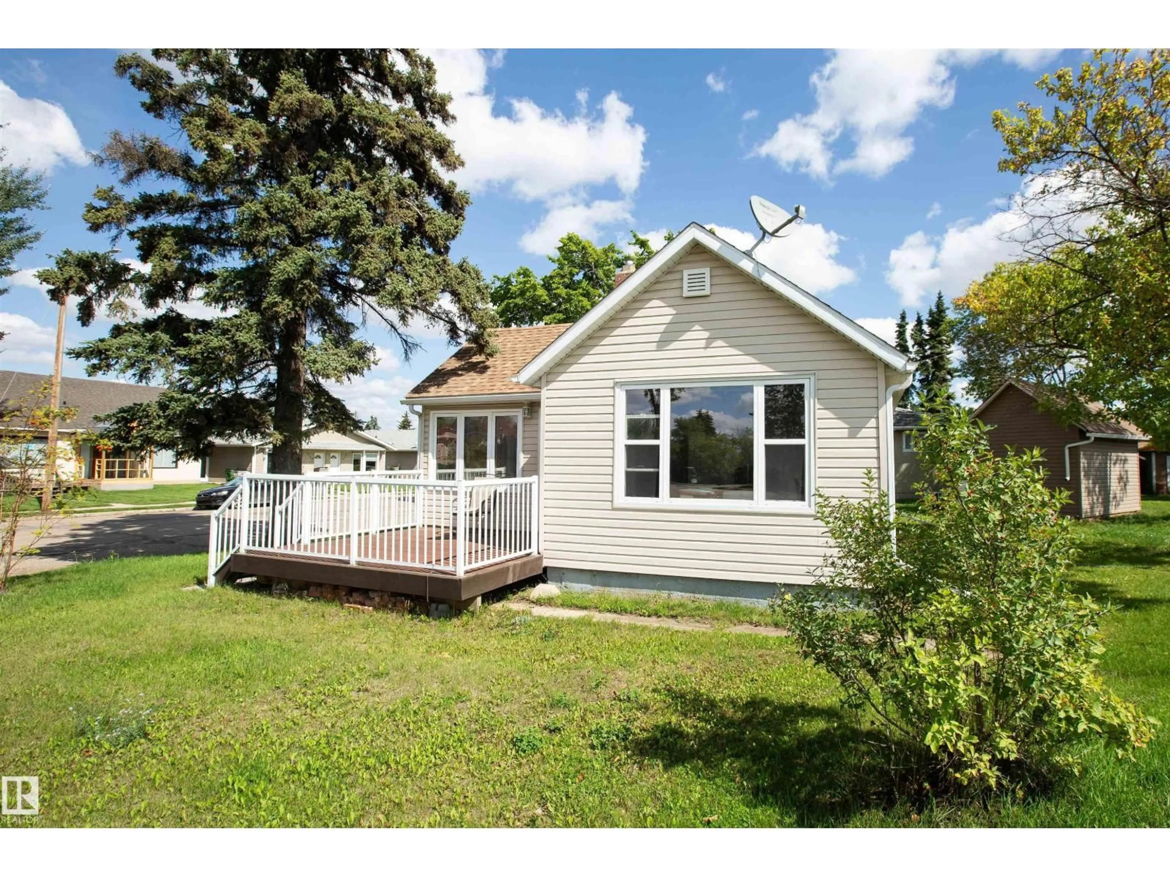 Home with vinyl exterior material, unknown for 9735 106 ST, Westlock Alberta T7P1S3