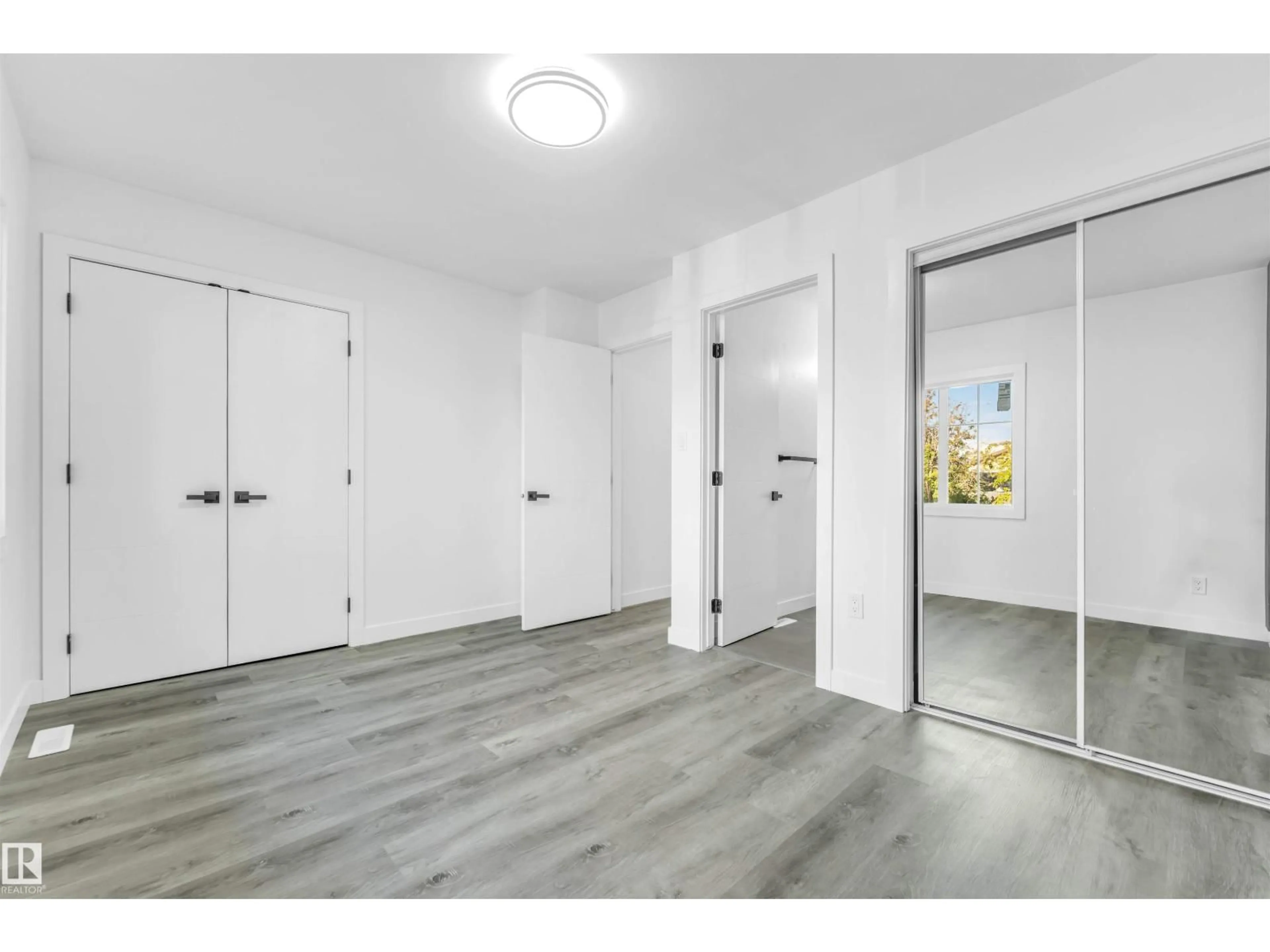 A pic of a room for NW - 13604 139 ST, Edmonton Alberta T5L2C4