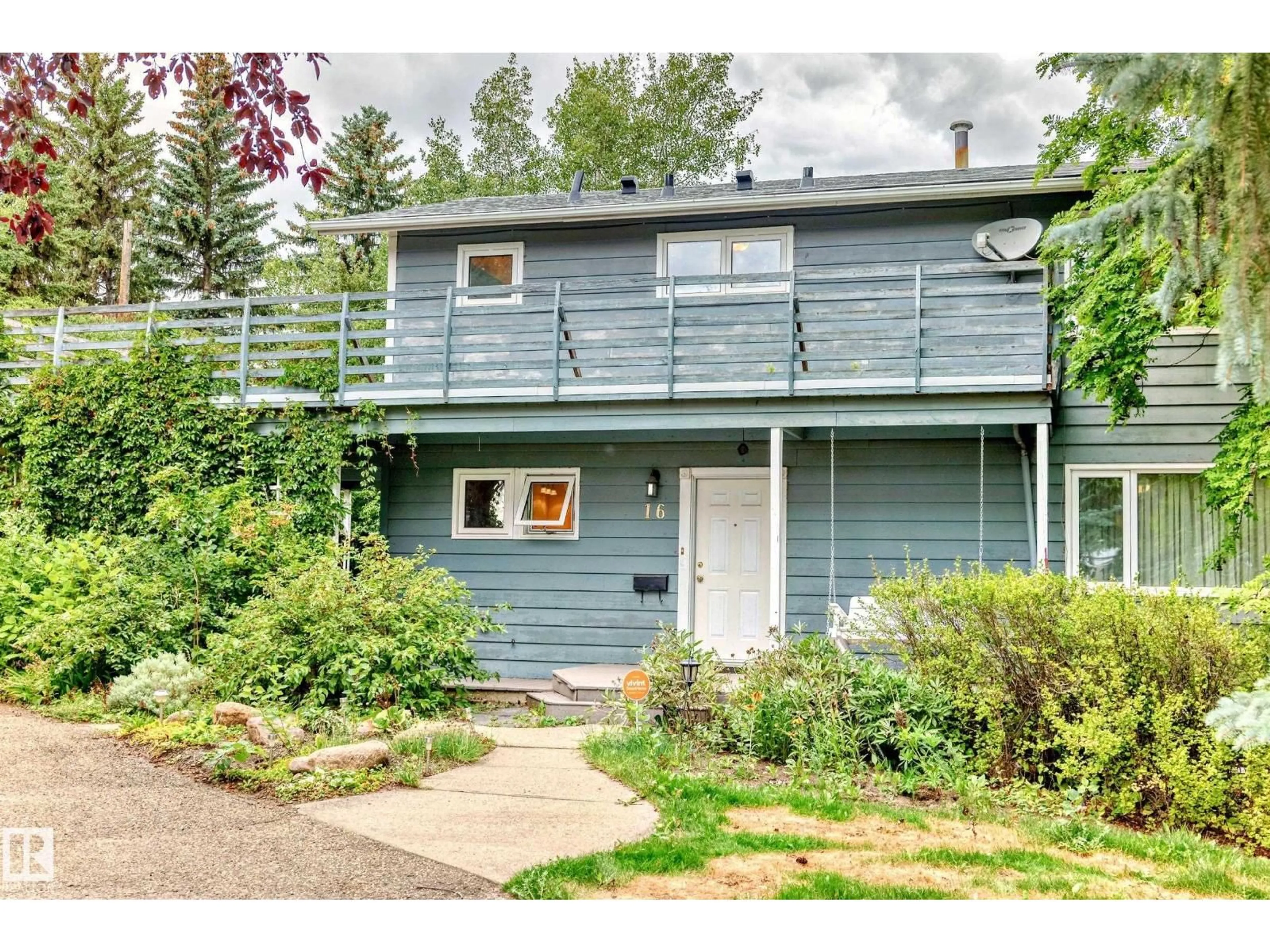 Home with vinyl exterior material, street for 16 SCARBORO PL, St. Albert Alberta T8N0H8