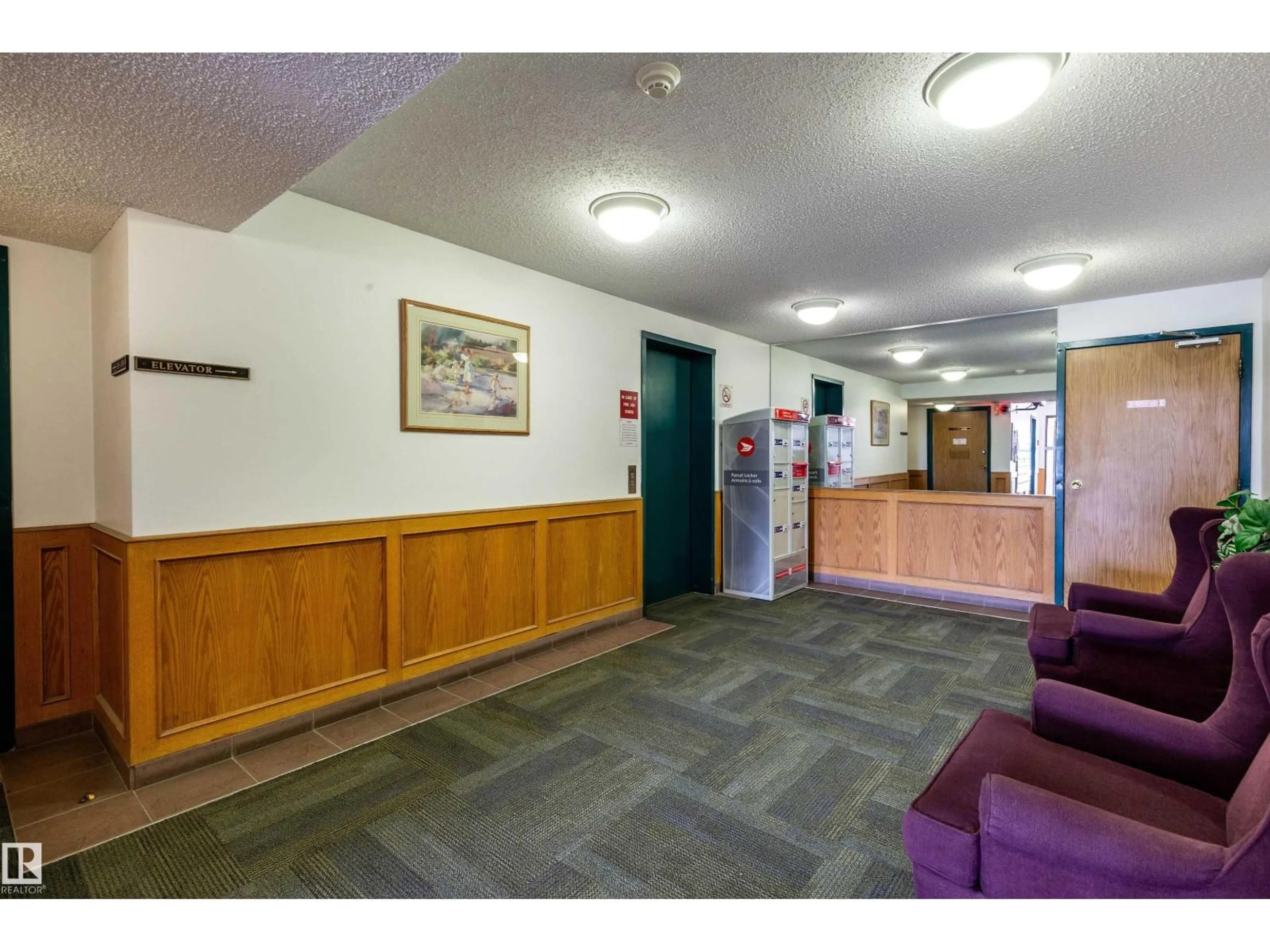 Indoor foyer for #301 - 10511 19 AV, Edmonton Alberta T6J5S8