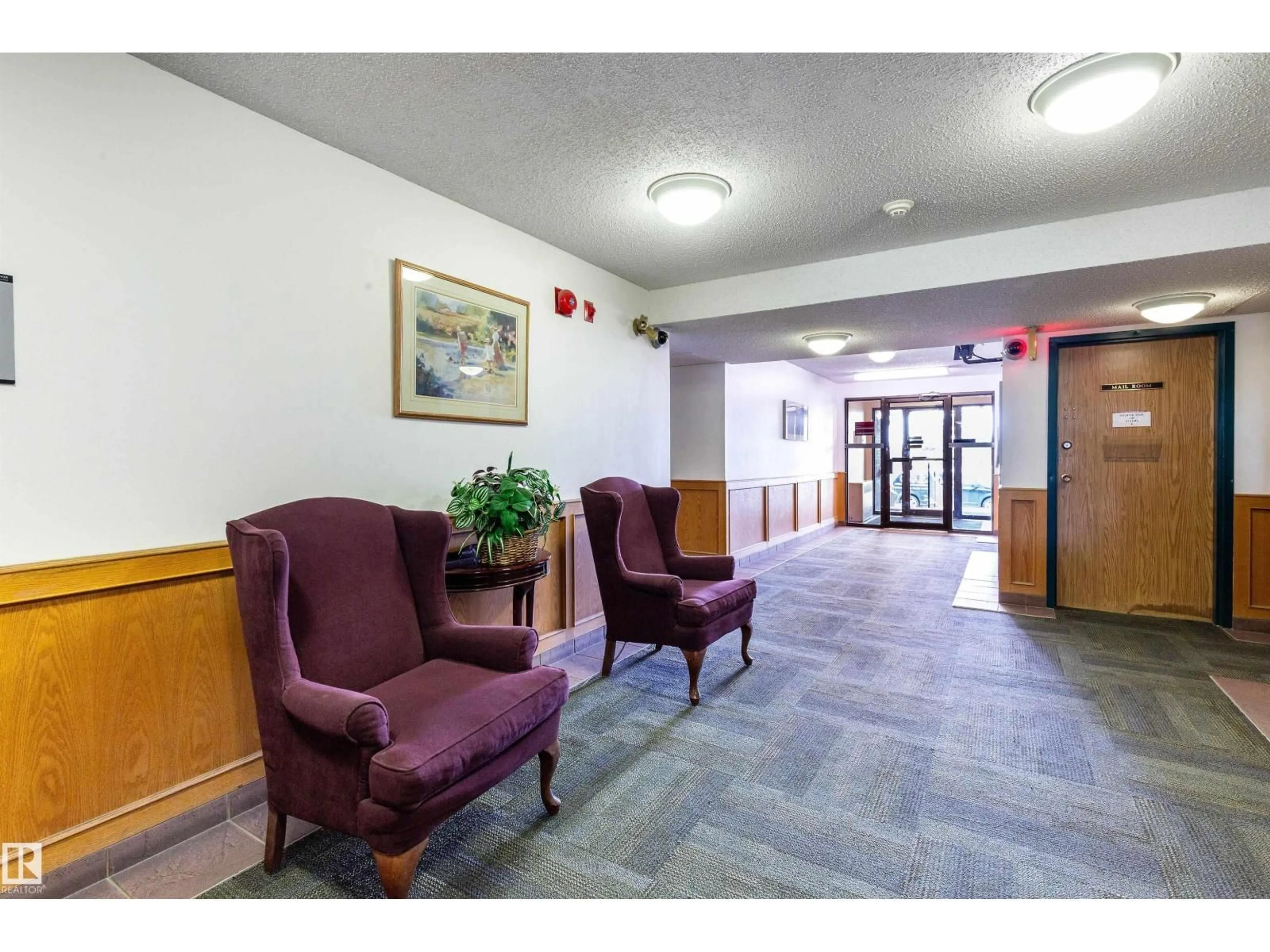 Indoor foyer for #301 - 10511 19 AV, Edmonton Alberta T6J5S8