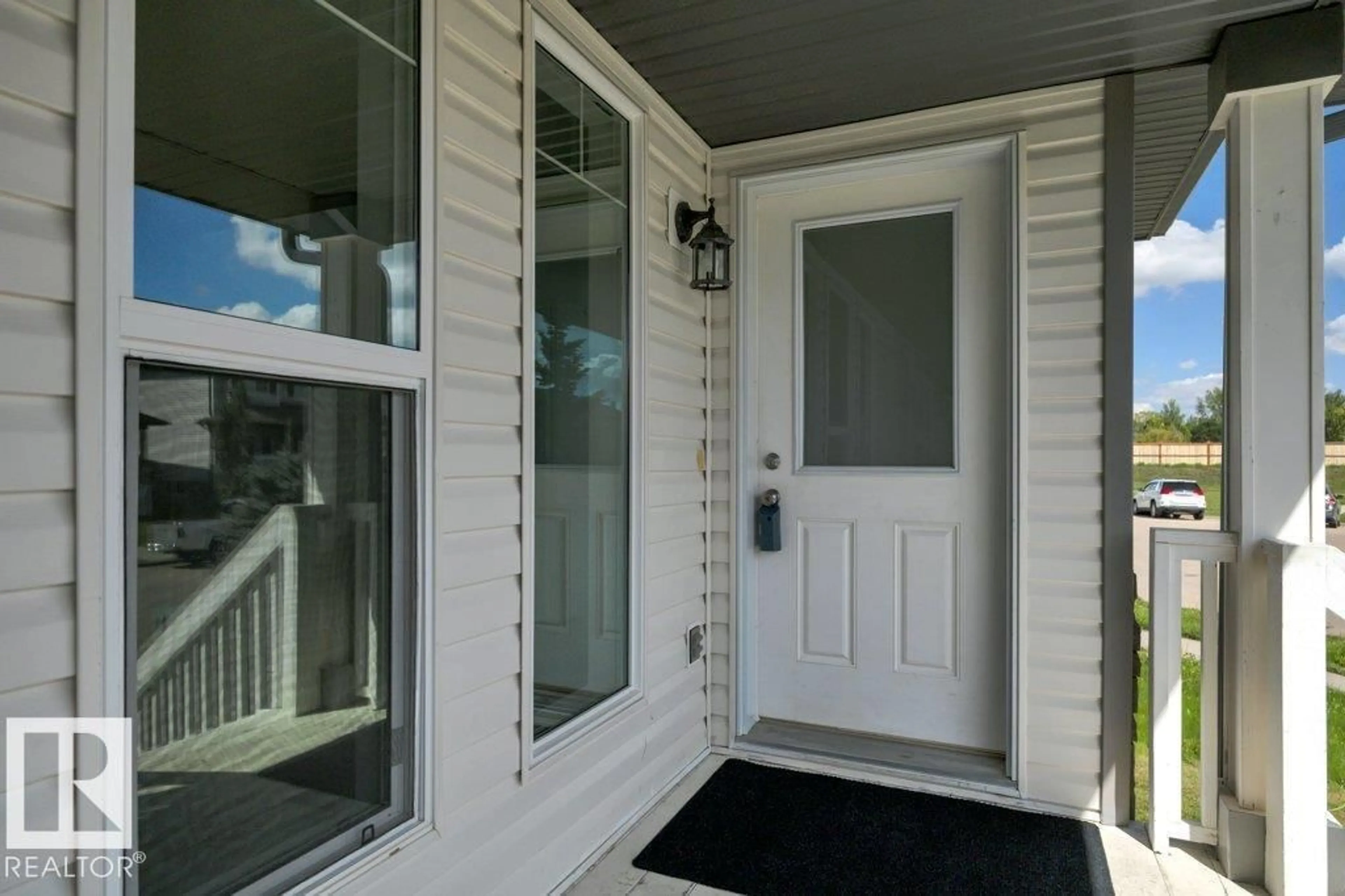 Indoor entryway for 534 SONGHURST WY, Leduc Alberta T9E0P8