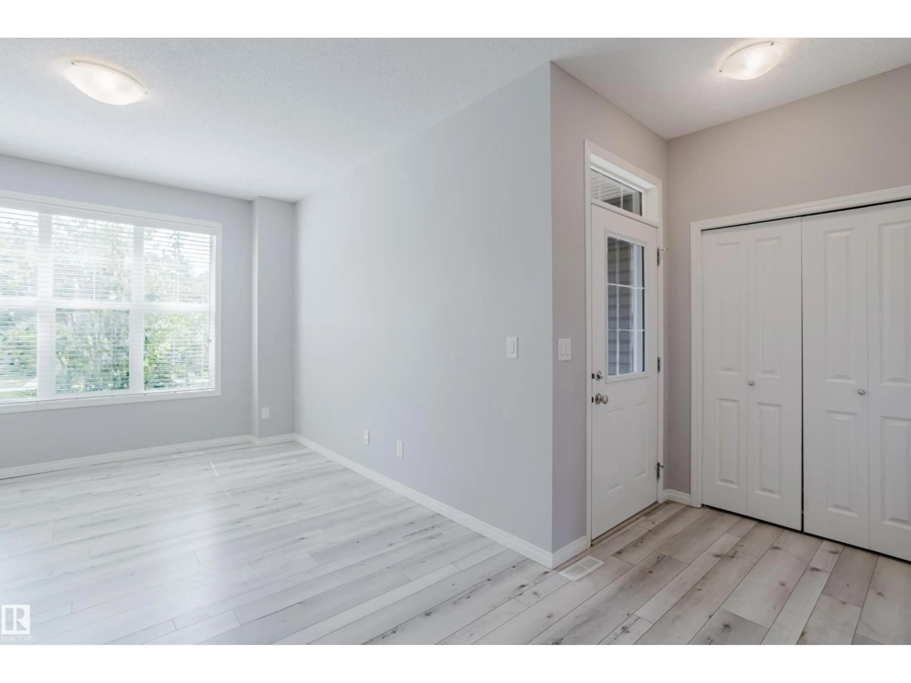 Indoor entryway for 8144 CHAPPELLE WY, Edmonton Alberta T6W3K8