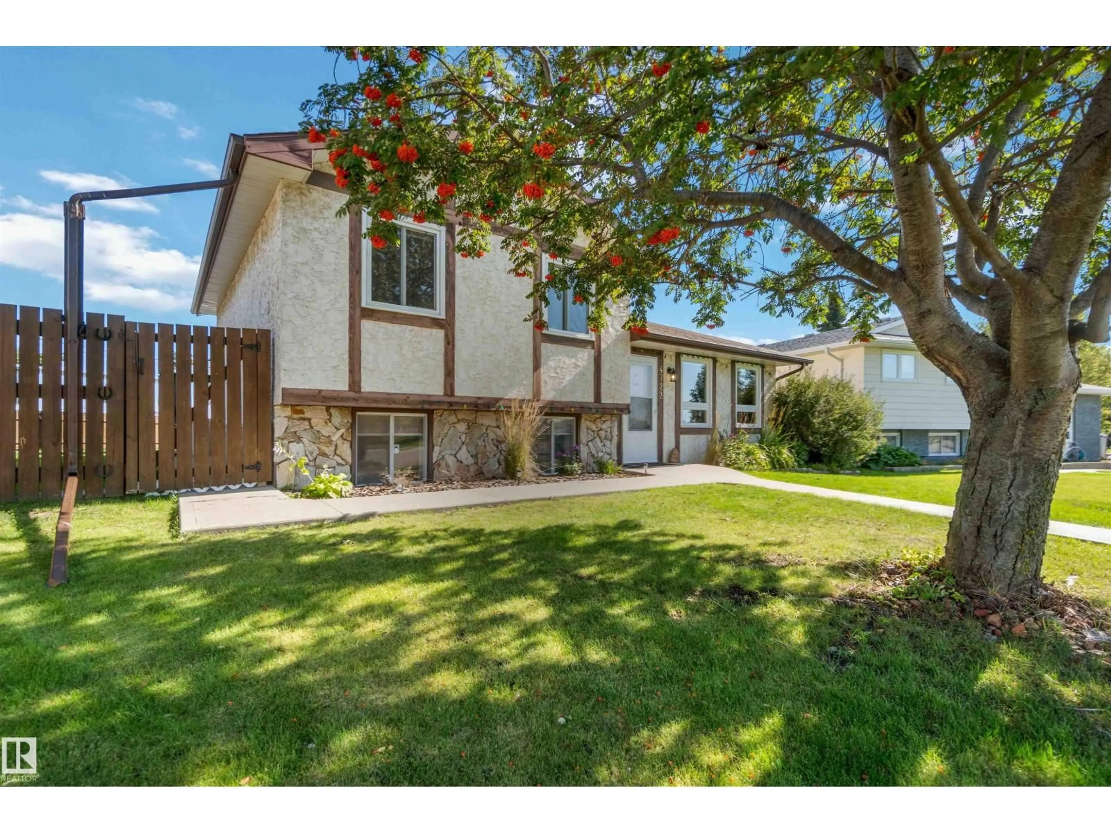 A pic from outside/outdoor area/front of a property/back of a property/a pic from drone, street for 4722 51 AV, Bon Accord Alberta T0A0K0