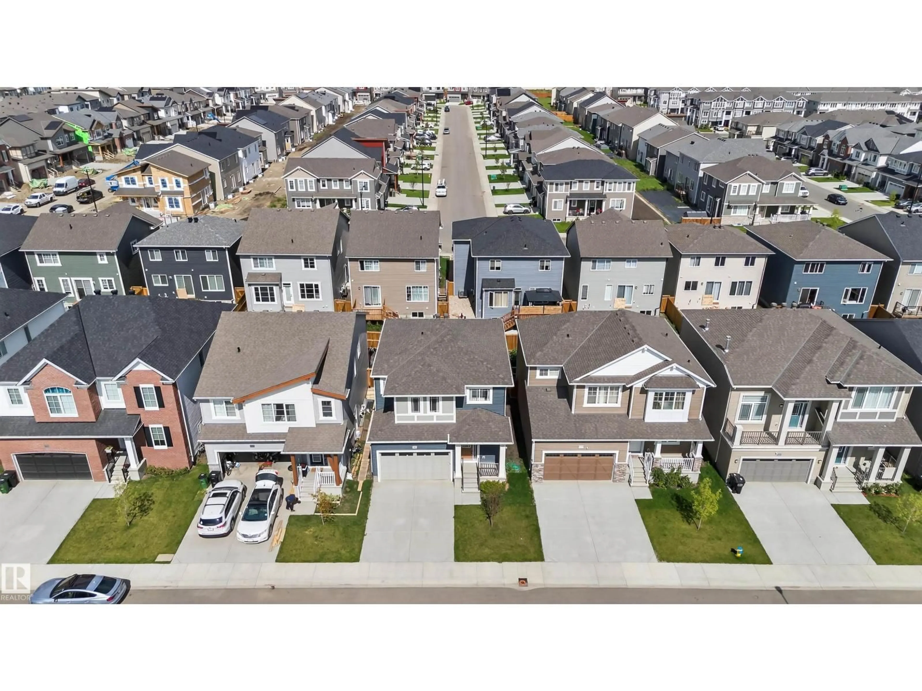 A pic from outside/outdoor area/front of a property/back of a property/a pic from drone, street for 20806 19A AV, Edmonton Alberta T6M1R6