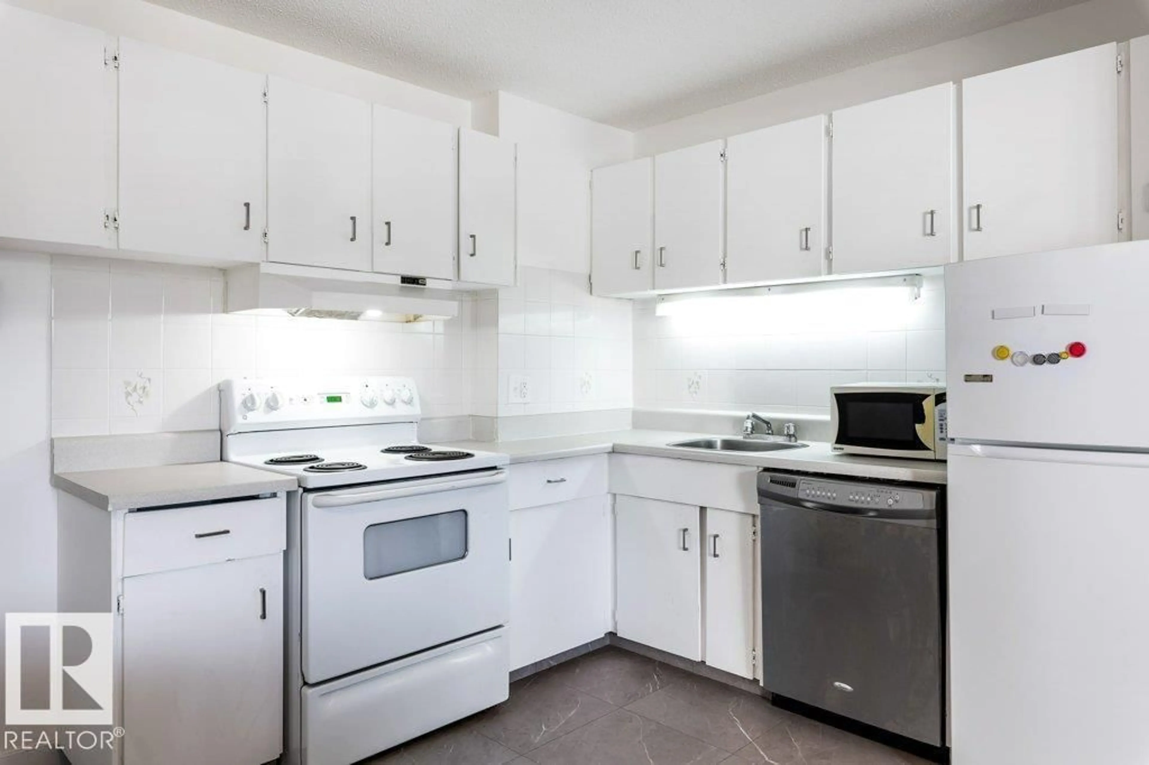 Standard kitchen, unknown for #307 - 8604 GATEWAY BV, Edmonton Alberta T6E4B6
