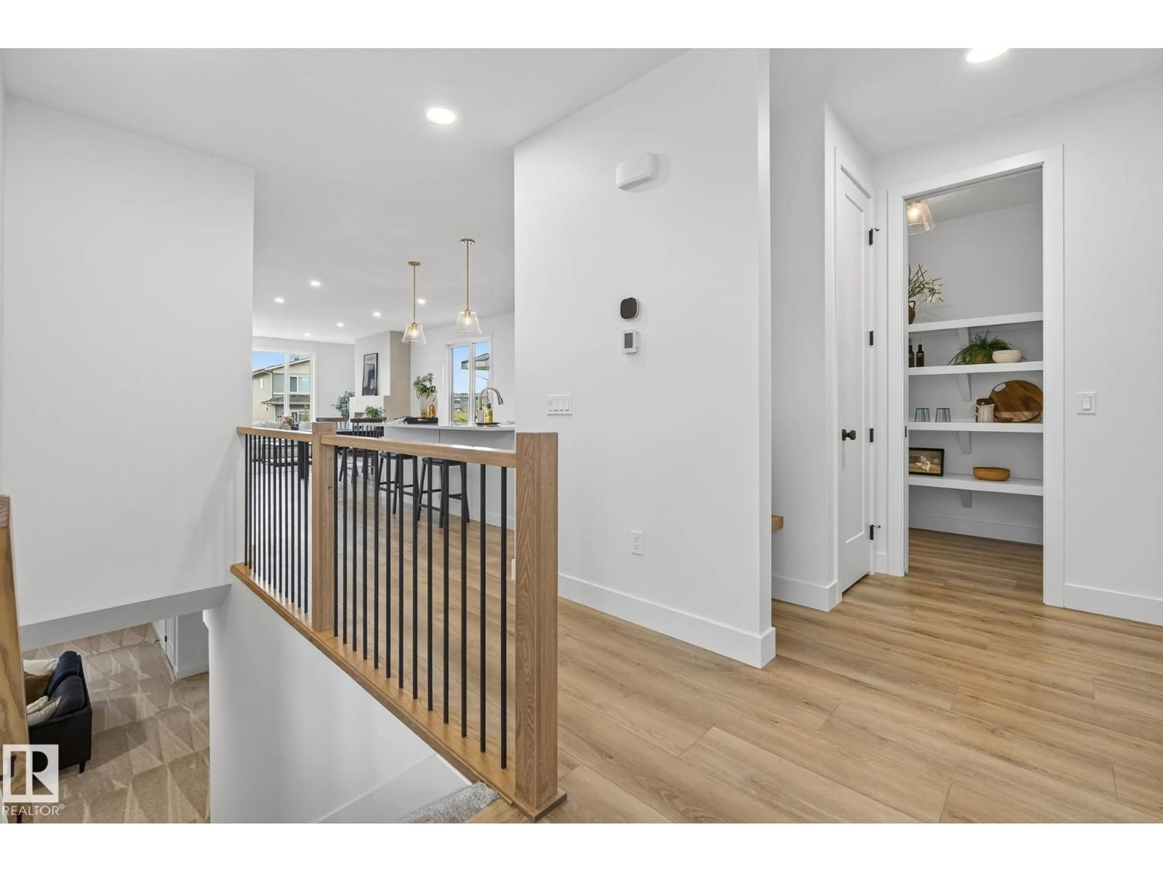 Indoor entryway for 3 SYDWYCK CI, Spruce Grove Alberta T7X0A0