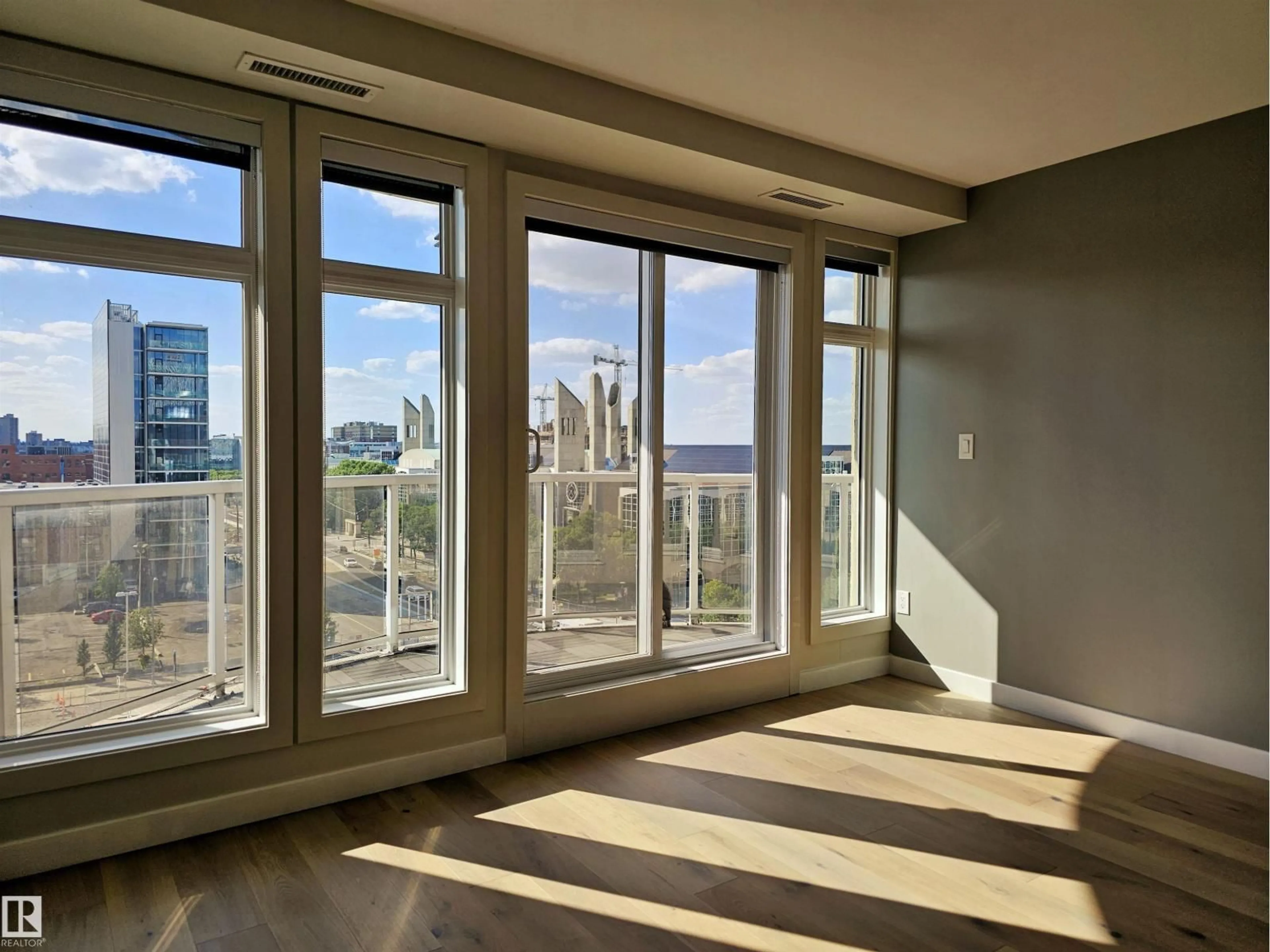 Unknown for 701 - 10388 105 ST NW, Edmonton Alberta T5J0C2