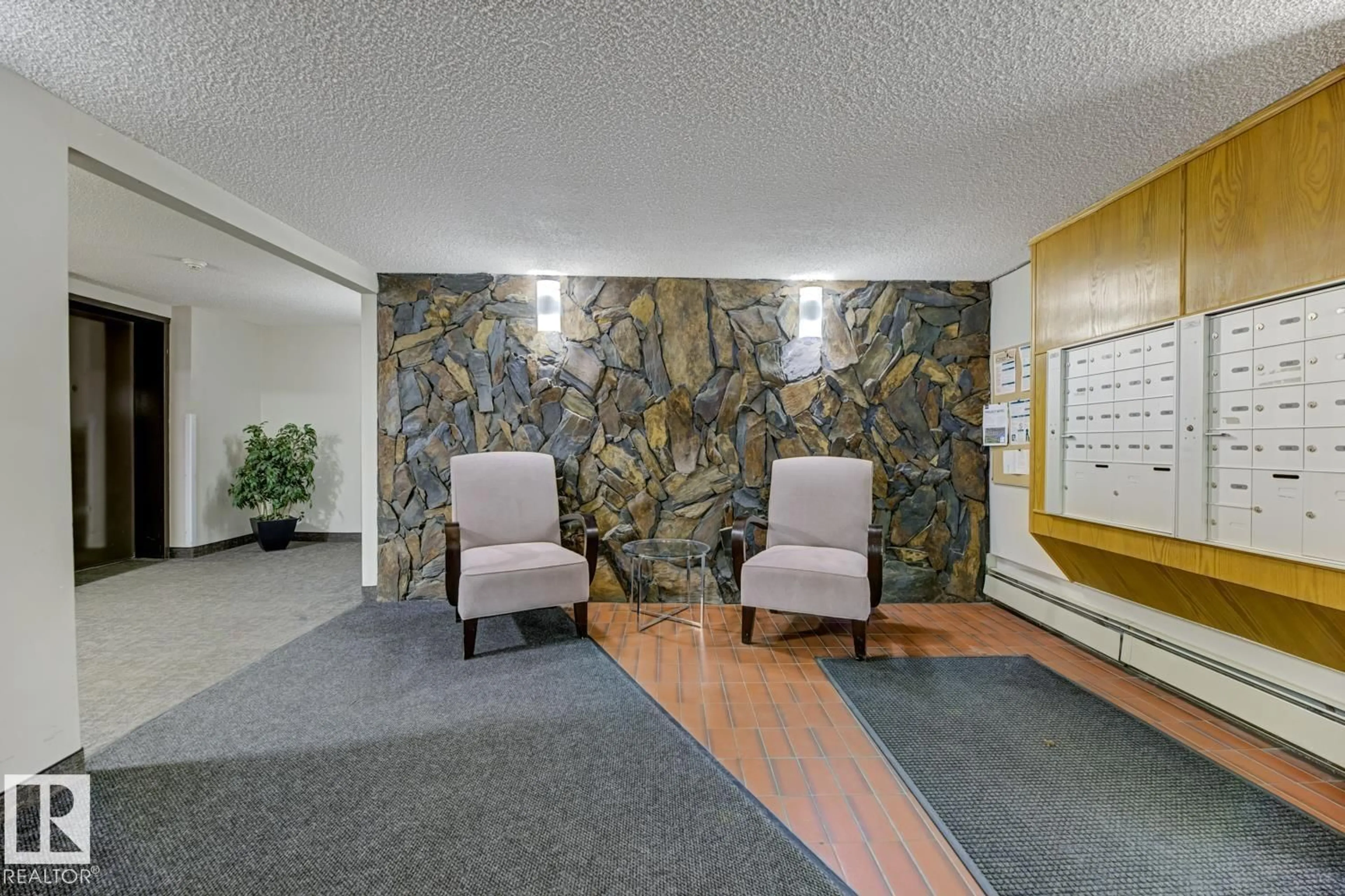 Lobby for #301 - 10138 116 ST, Edmonton Alberta T5K1V8