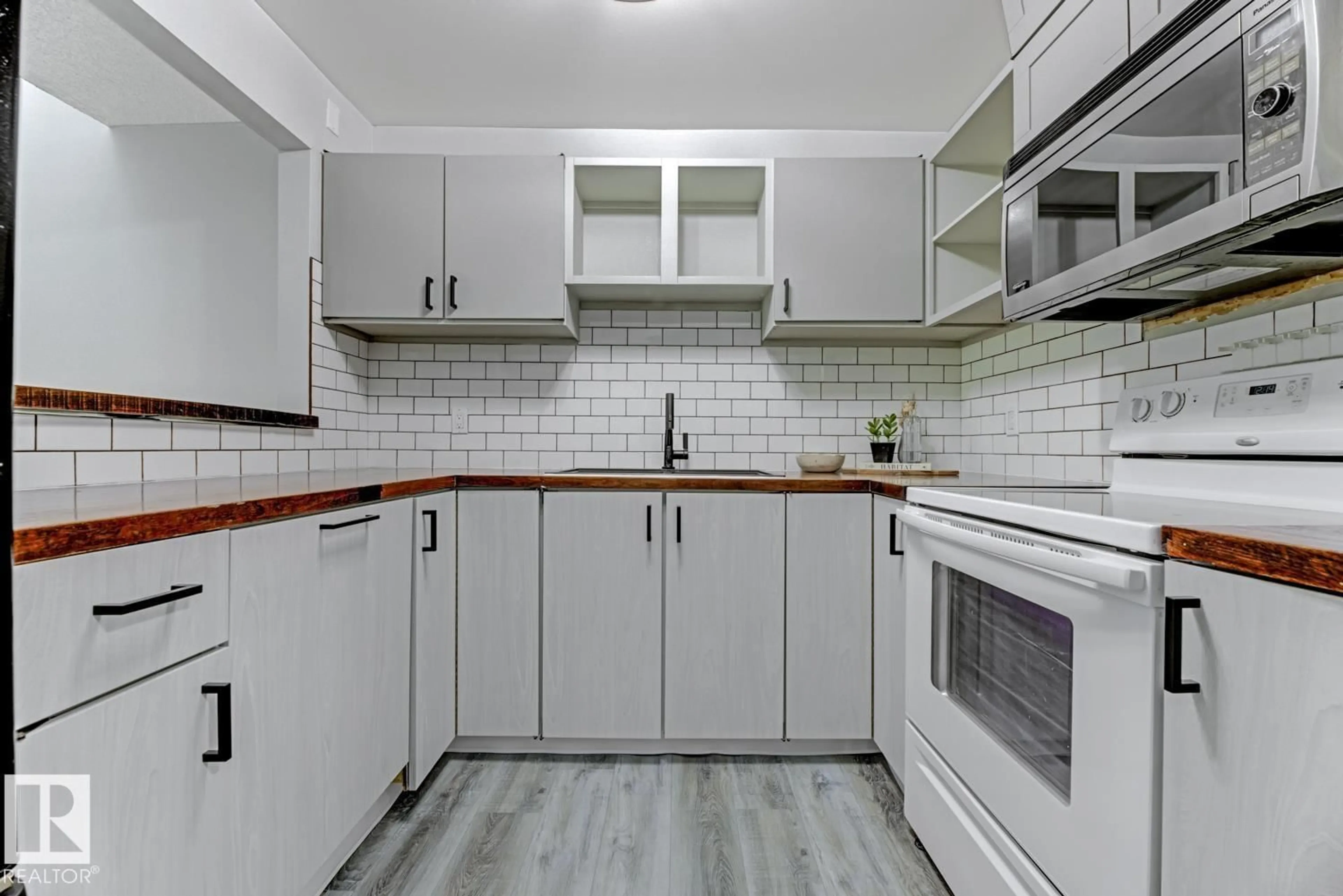 Standard kitchen, unknown for #301 - 10138 116 ST, Edmonton Alberta T5K1V8