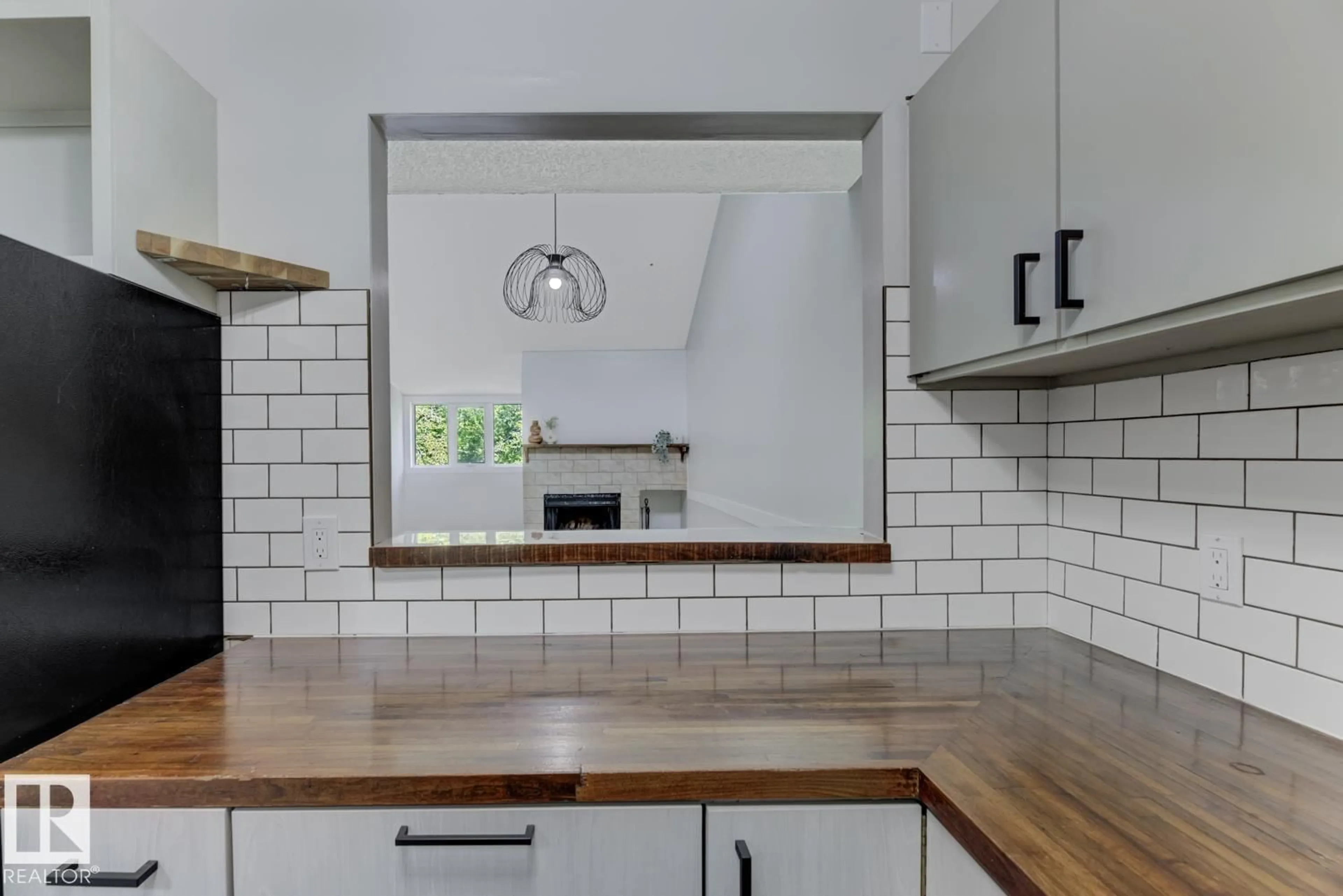 Contemporary kitchen, ceramic/tile floor for #301 - 10138 116 ST, Edmonton Alberta T5K1V8