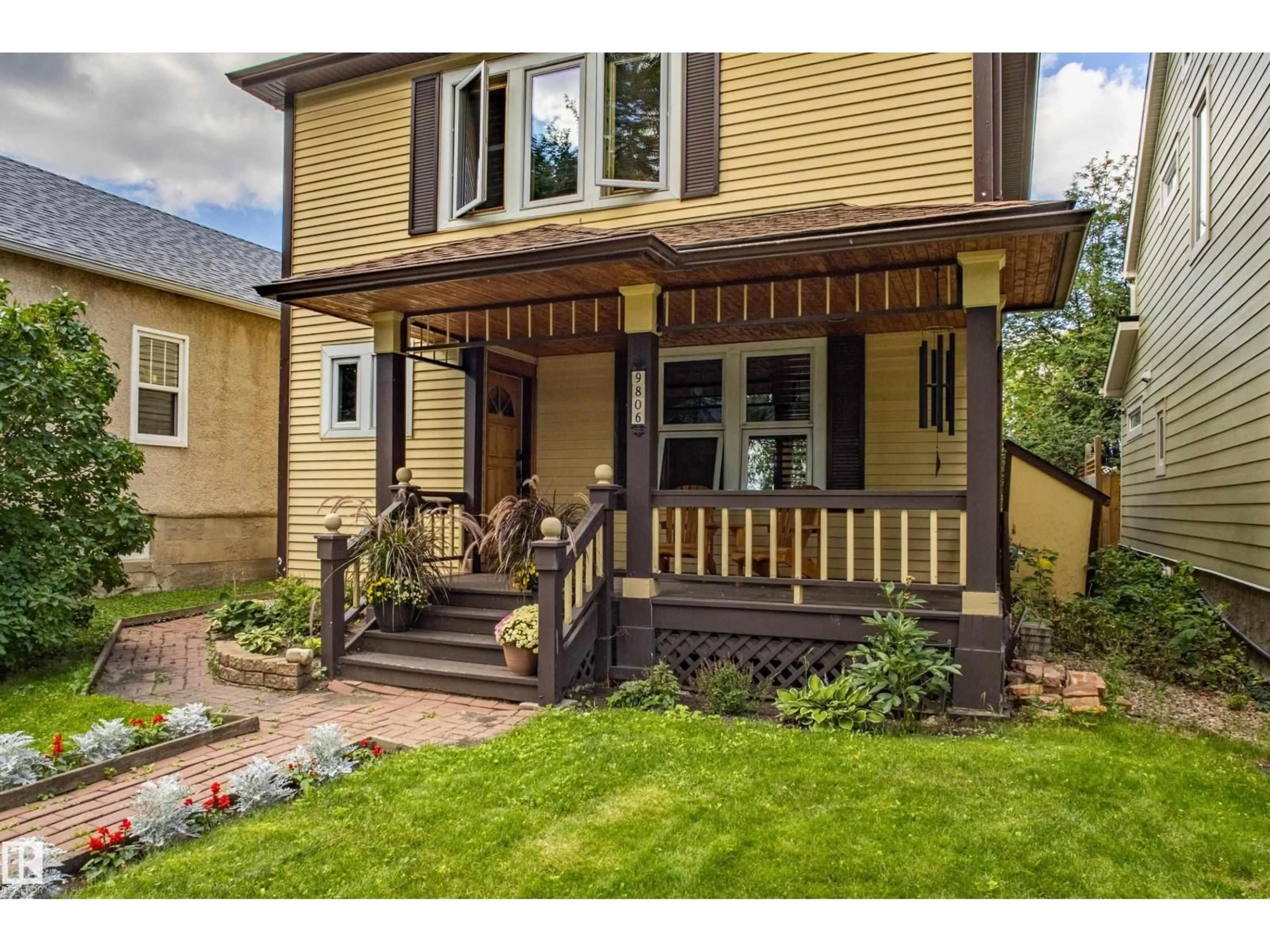 Unknown for NW - 9806 88 AV, Edmonton Alberta T6E2R3