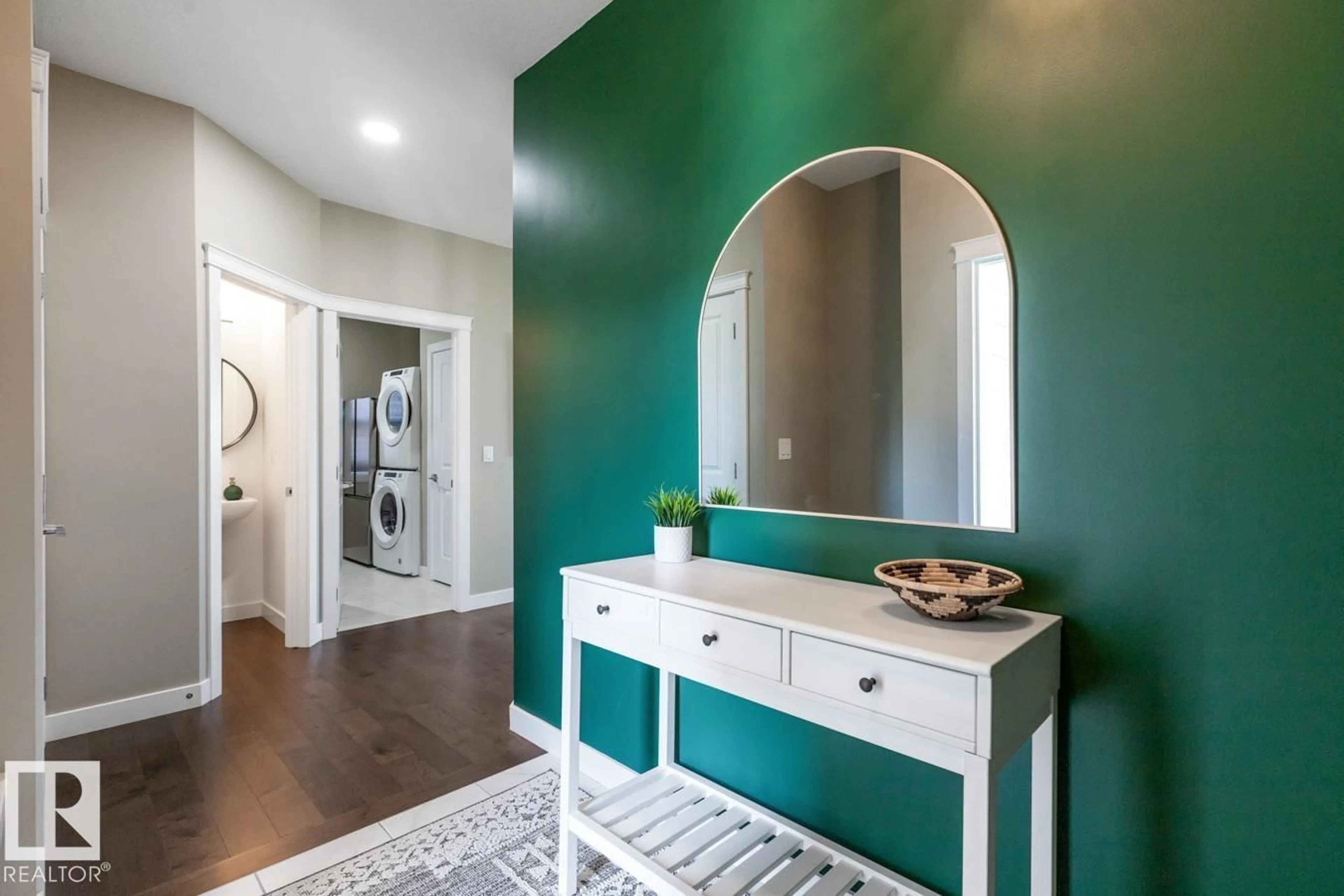 Indoor entryway for NW - 1640 25 ST, Edmonton Alberta T6T2H6