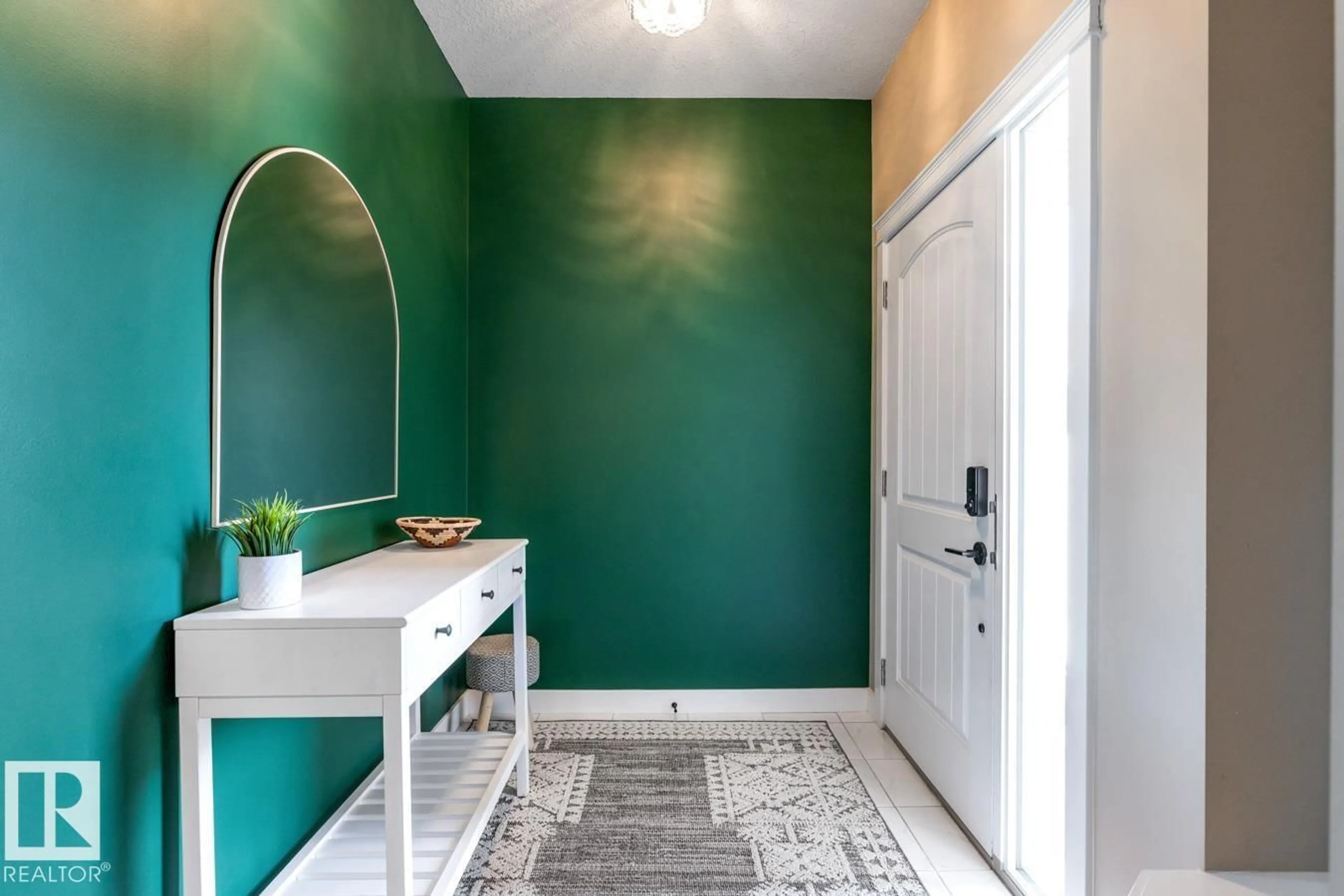 Indoor entryway for NW - 1640 25 ST, Edmonton Alberta T6T2H6