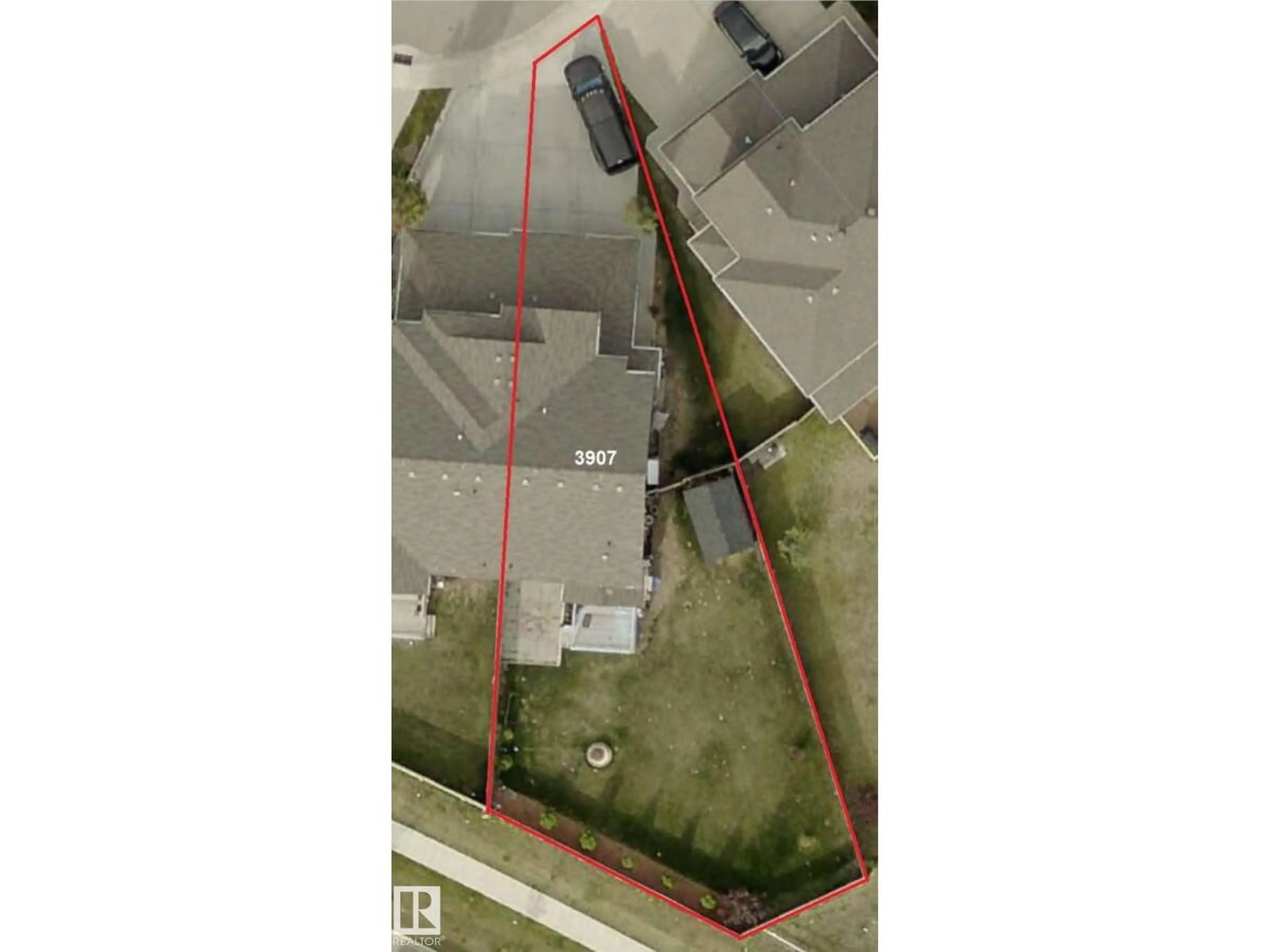 A pic from outside/outdoor area/front of a property/back of a property/a pic from drone, street for 3907 6 ST, Edmonton Alberta T6T0T5