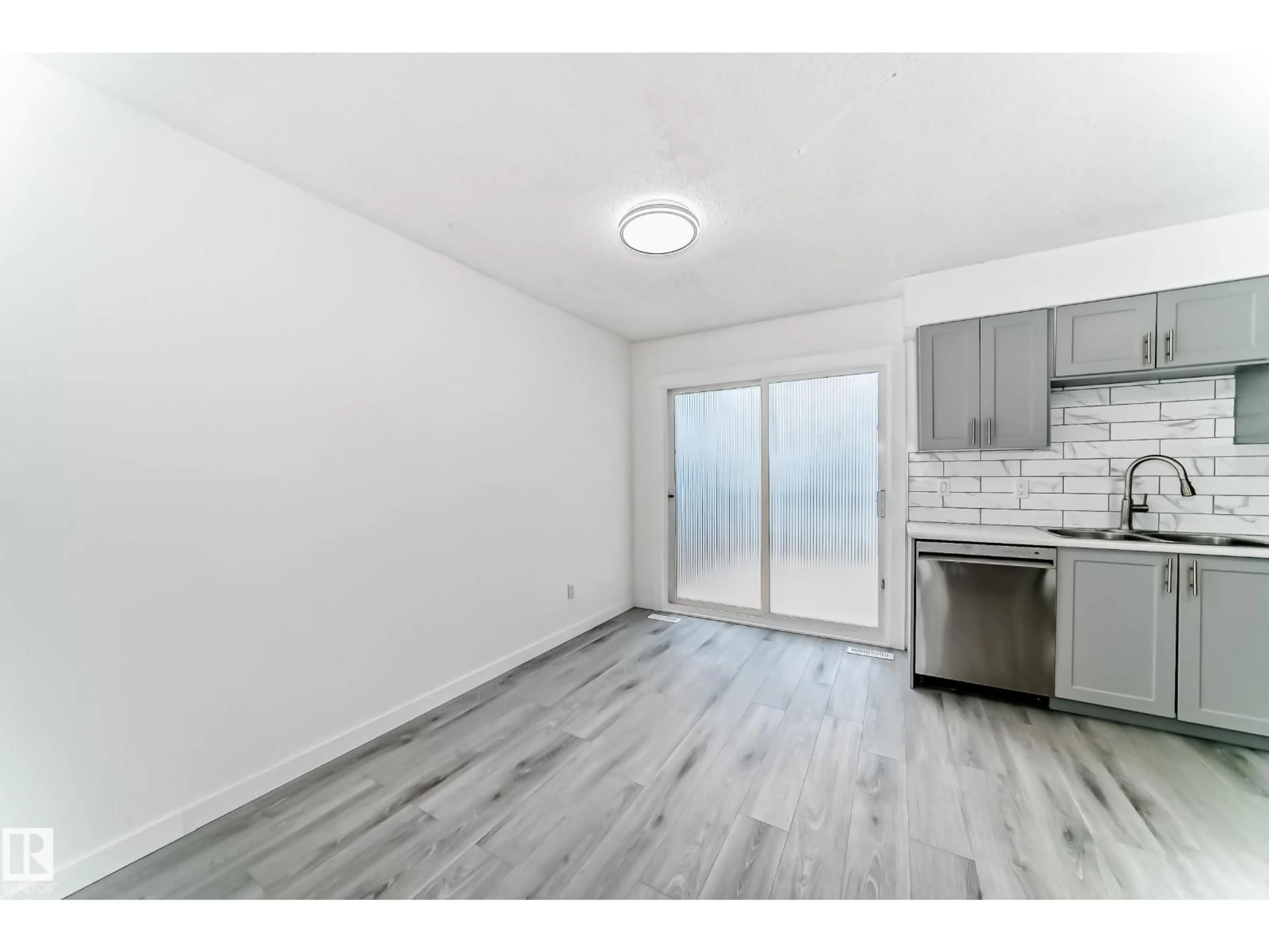 A pic of a room for NW - 13116 31 STRRET, Edmonton Alberta T5A3A4