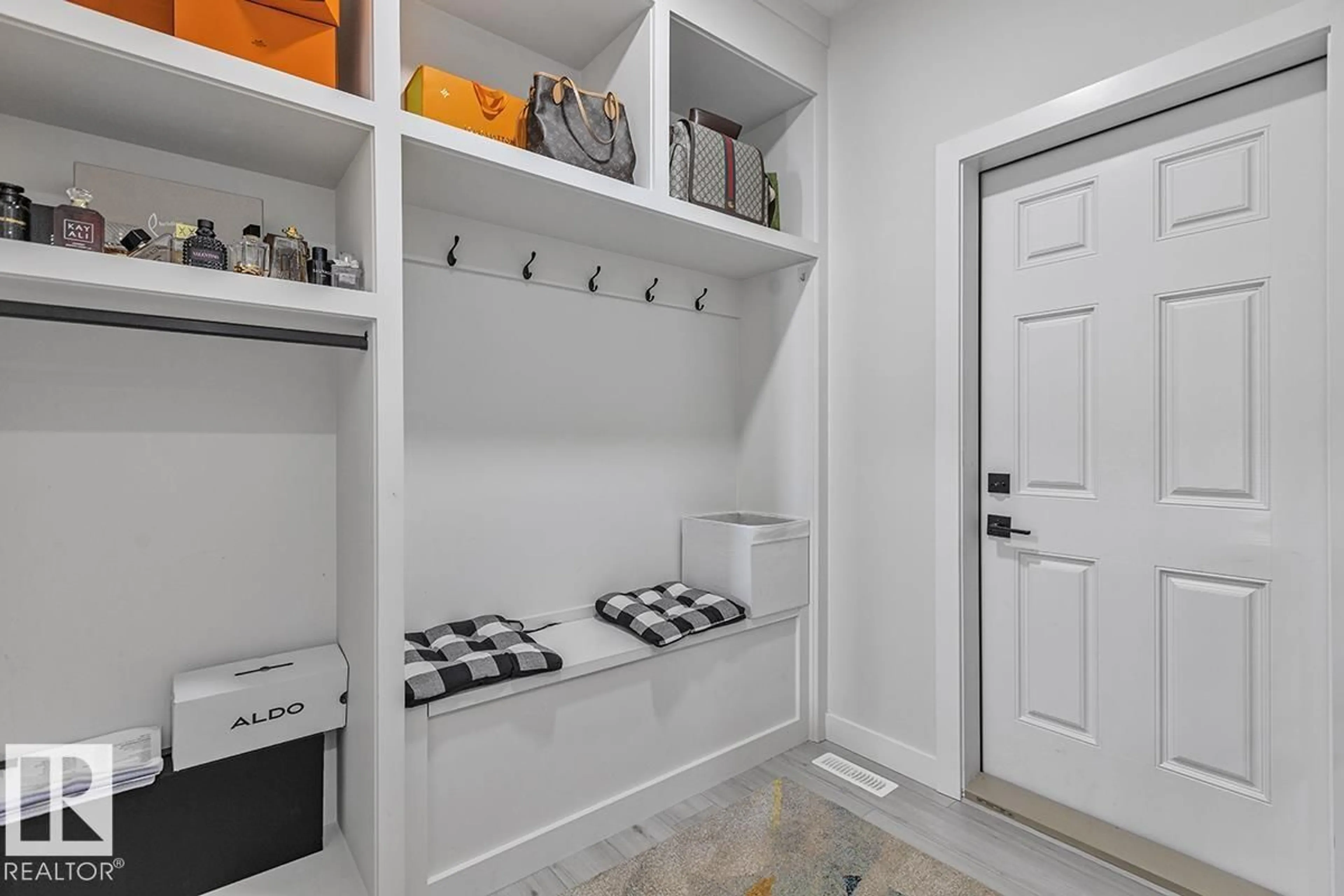 Laundry room for 1154 GOLDFINCH CR, Edmonton Alberta T5S0R1