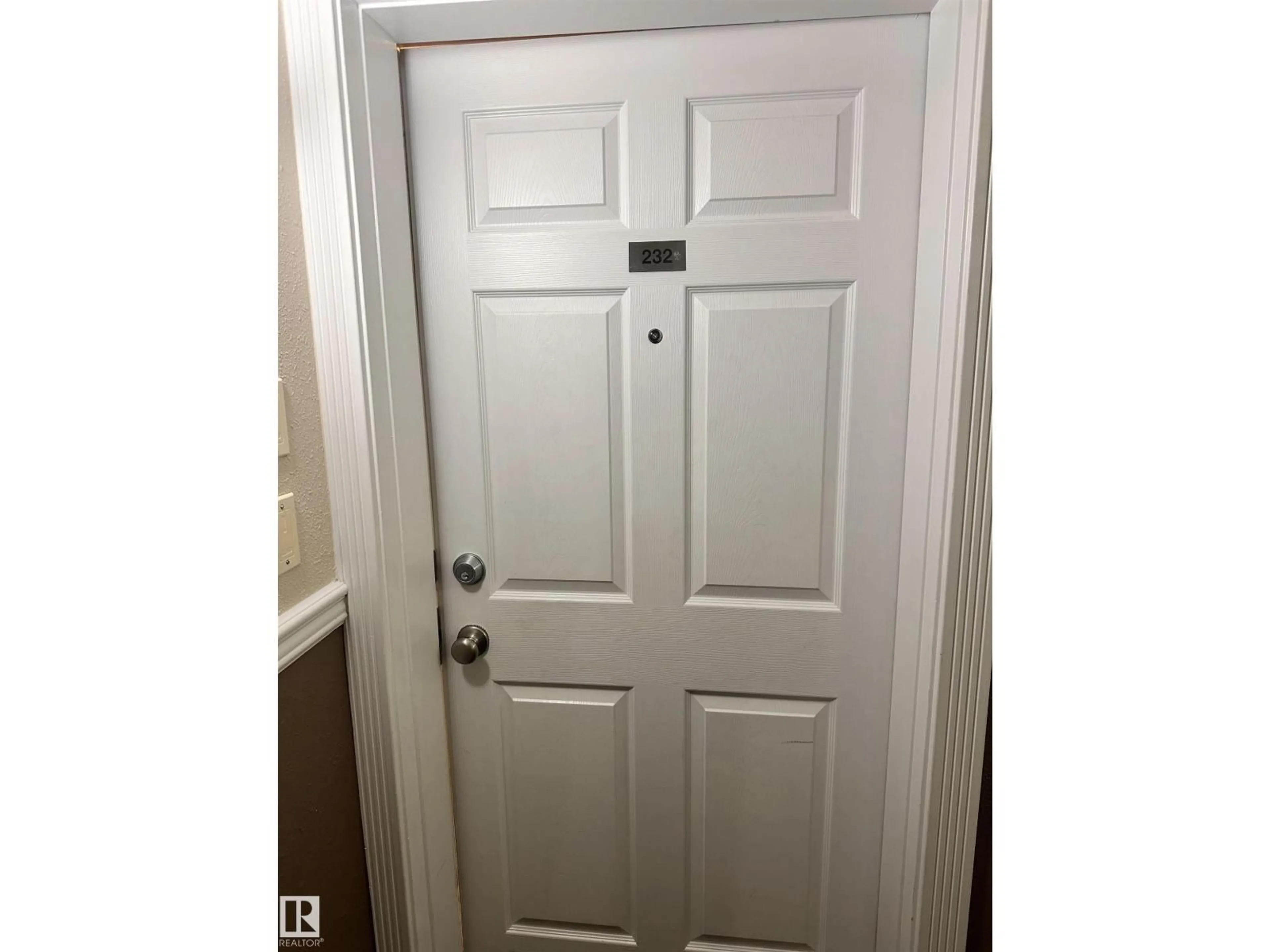Indoor entryway for 232 - 4309 33 ST, Stony Plain Alberta T7Z0C4