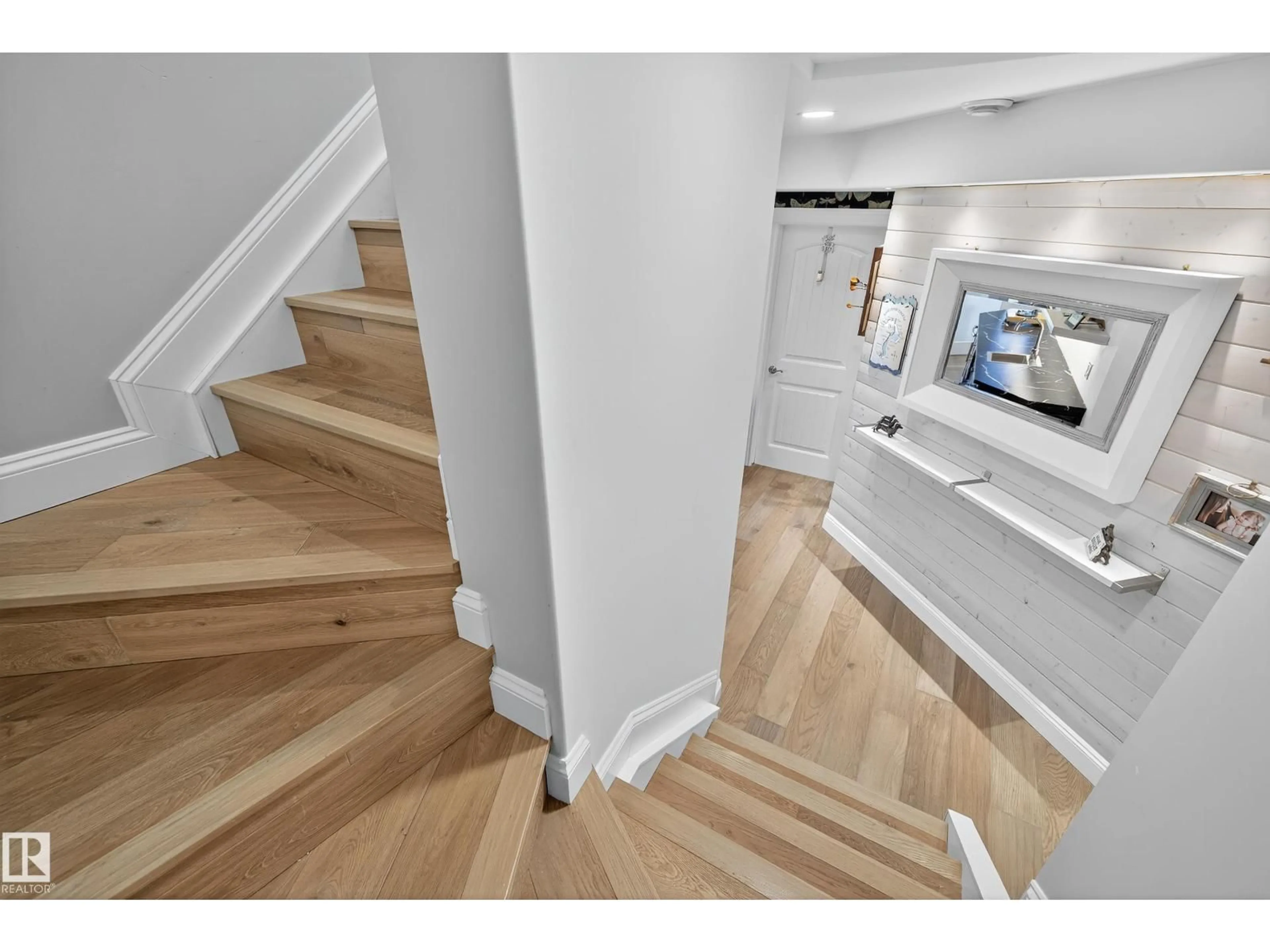 Stairs for 6167 STINSON WY, Edmonton Alberta T6R0K3