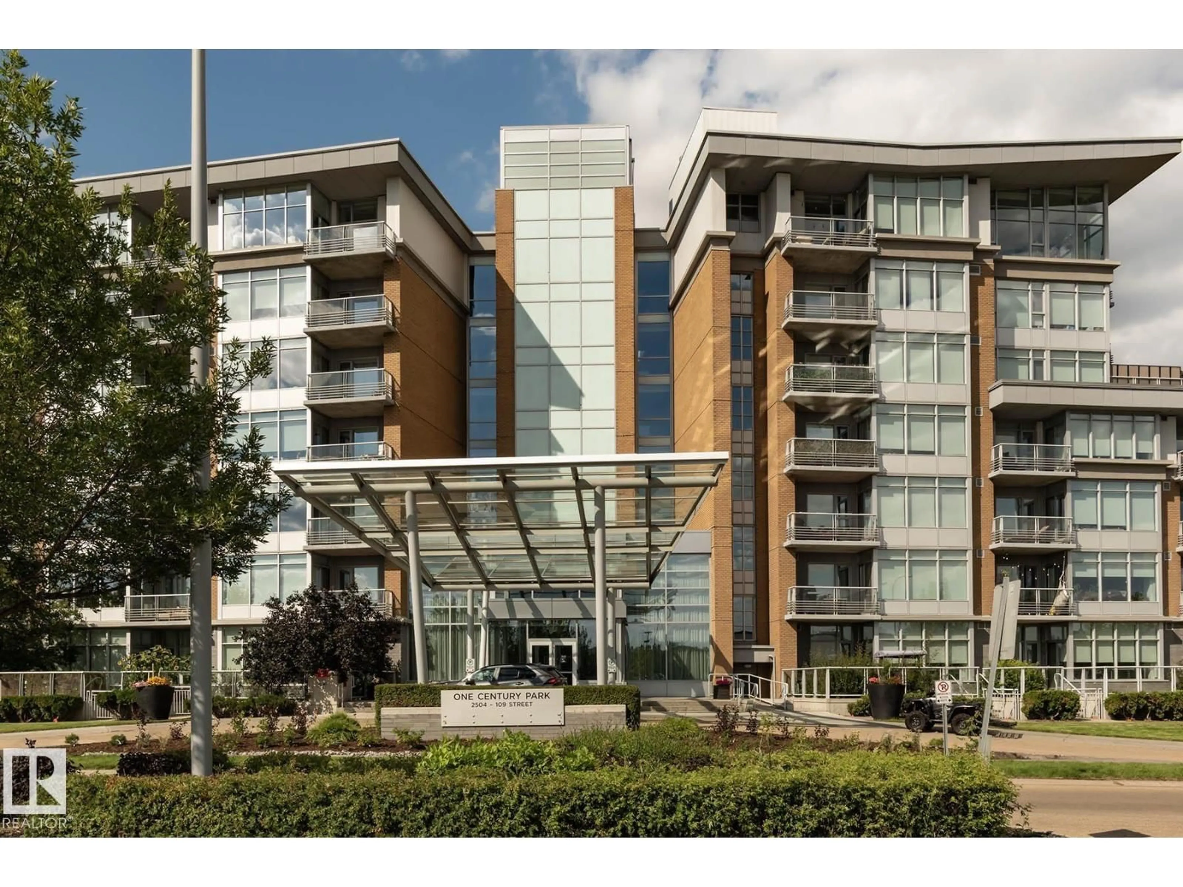 Indoor foyer for #703 - 2504 109 ST, Edmonton Alberta T6J2H3