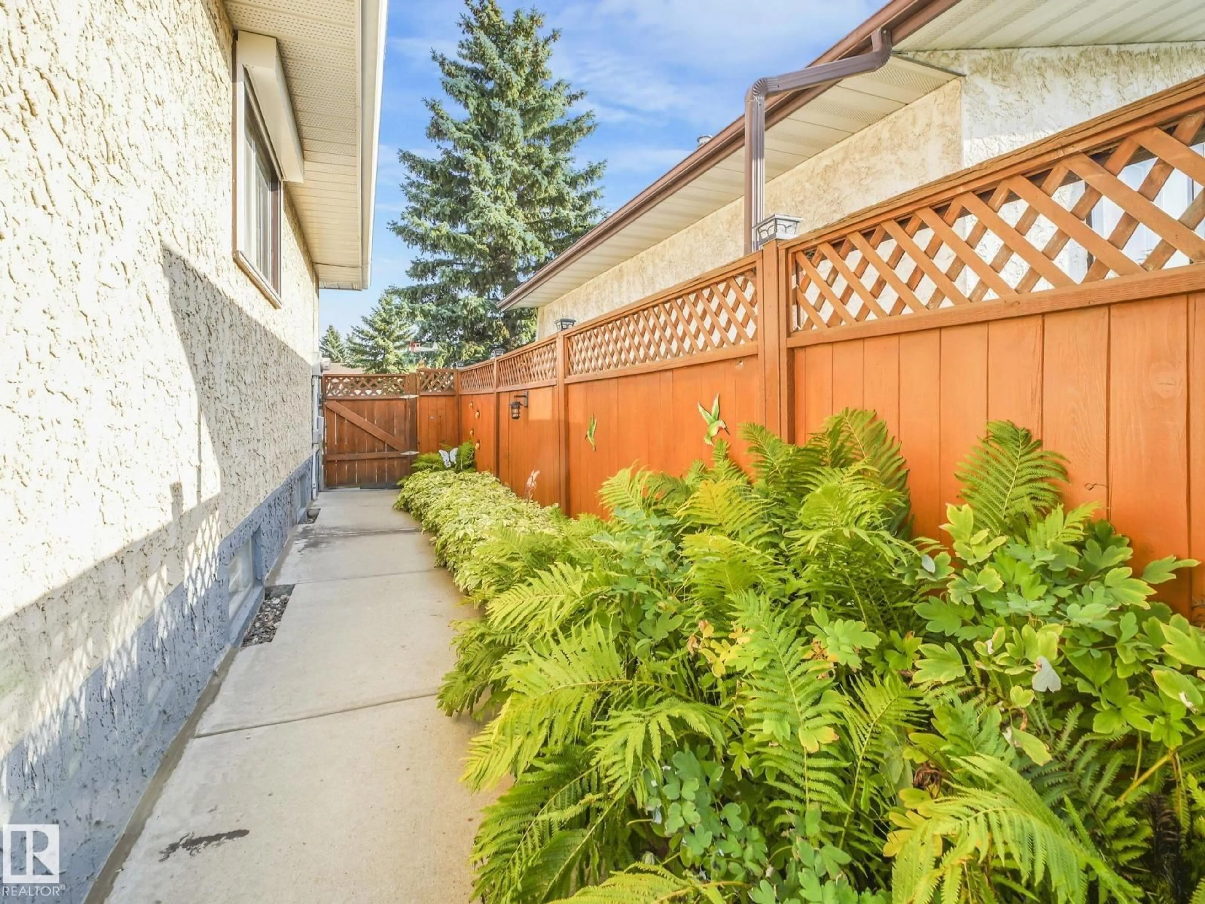 Patio, street for 1912 LAKEWOOD RD, Edmonton Alberta T6K3W8