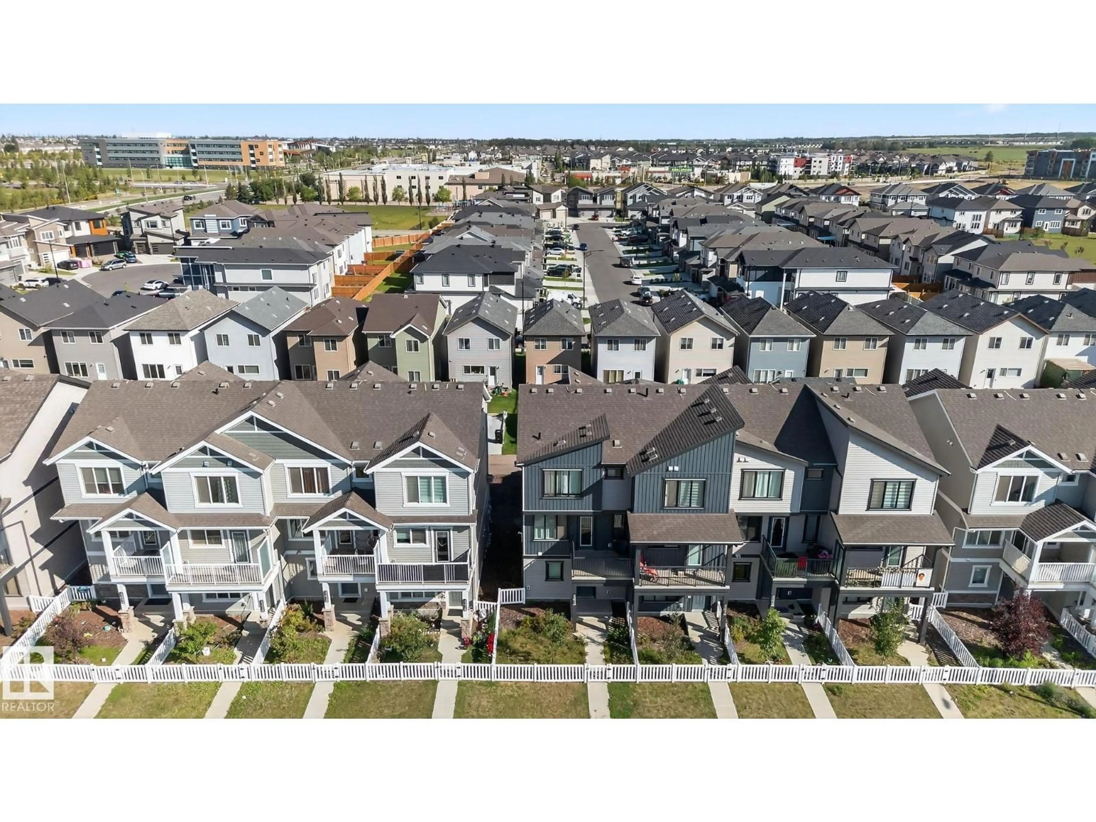 A pic from outside/outdoor area/front of a property/back of a property/a pic from drone, unknown for 1234 ASTER BV, Edmonton Alberta T6T2N8