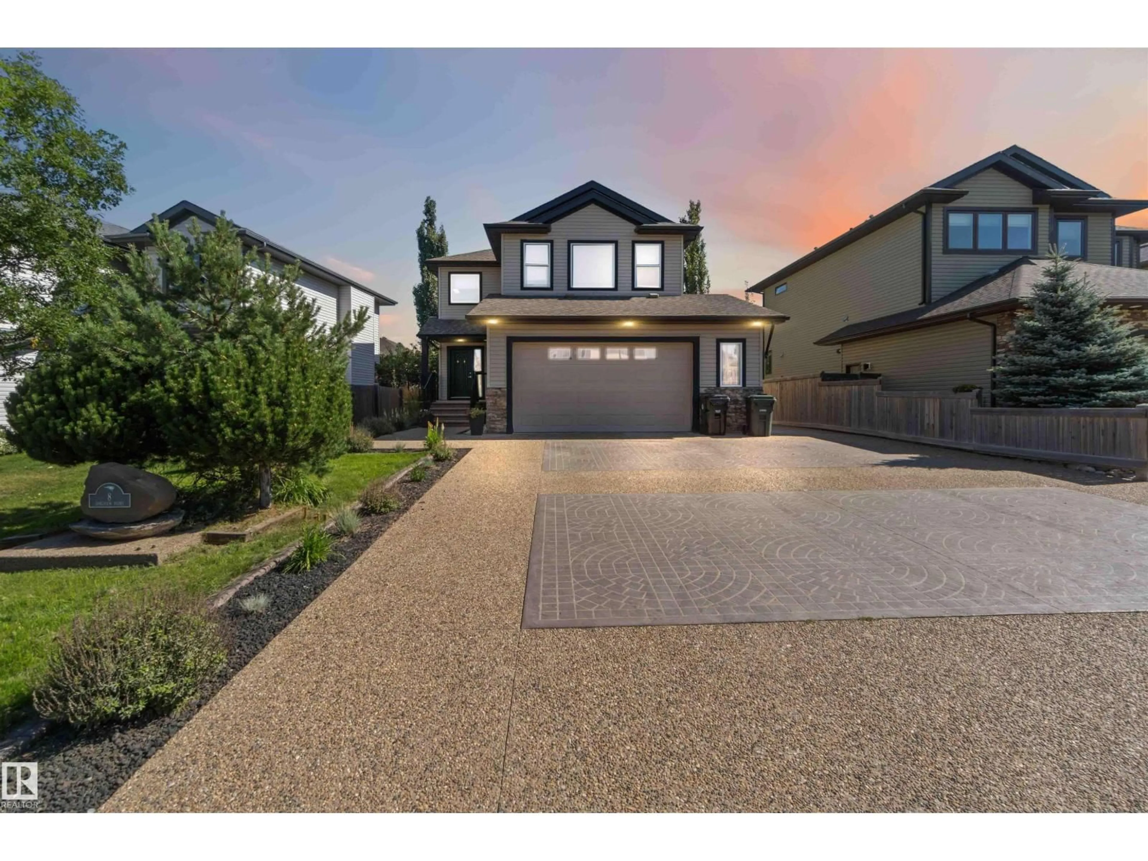 Home with vinyl exterior material, street for 8 LONGVIEW PT, Spruce Grove Alberta T7X0H4
