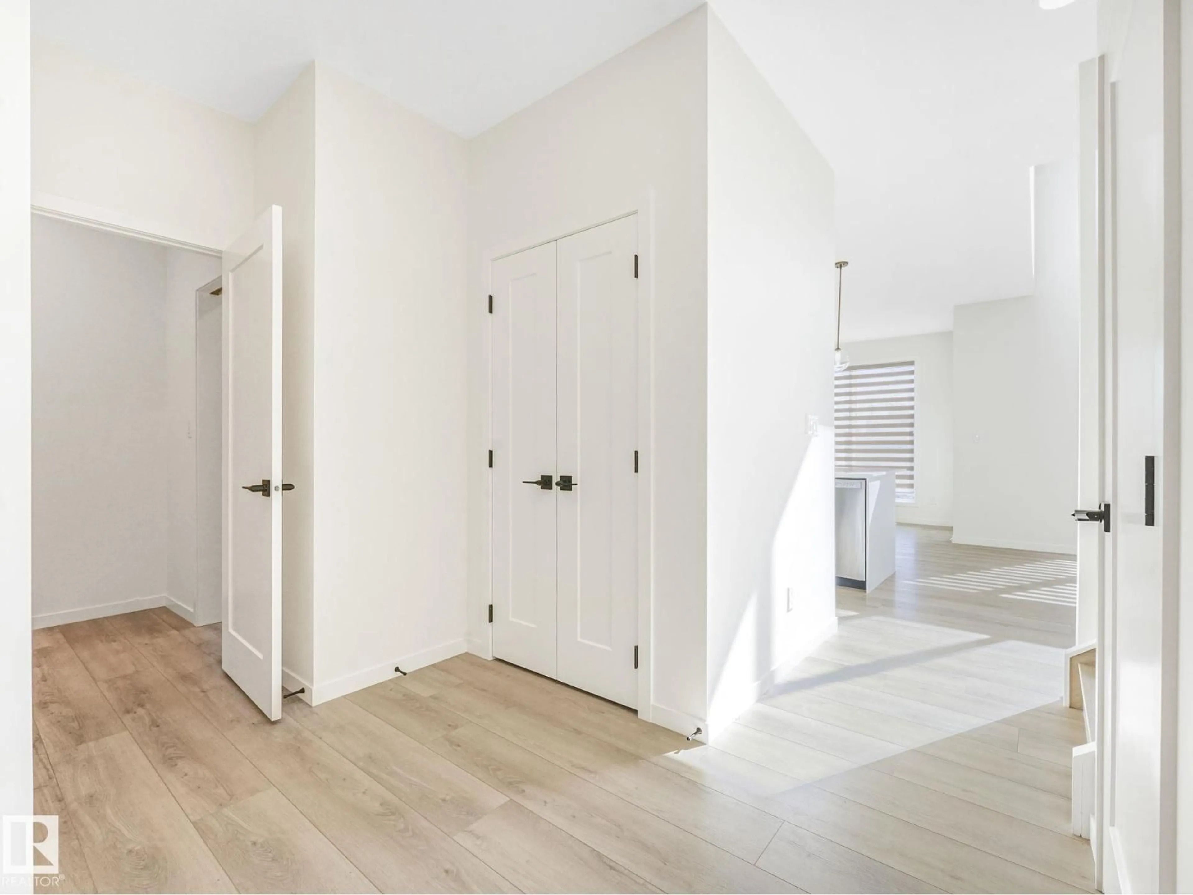 Indoor entryway for 2211 158 ST, Edmonton Alberta T6W5P5