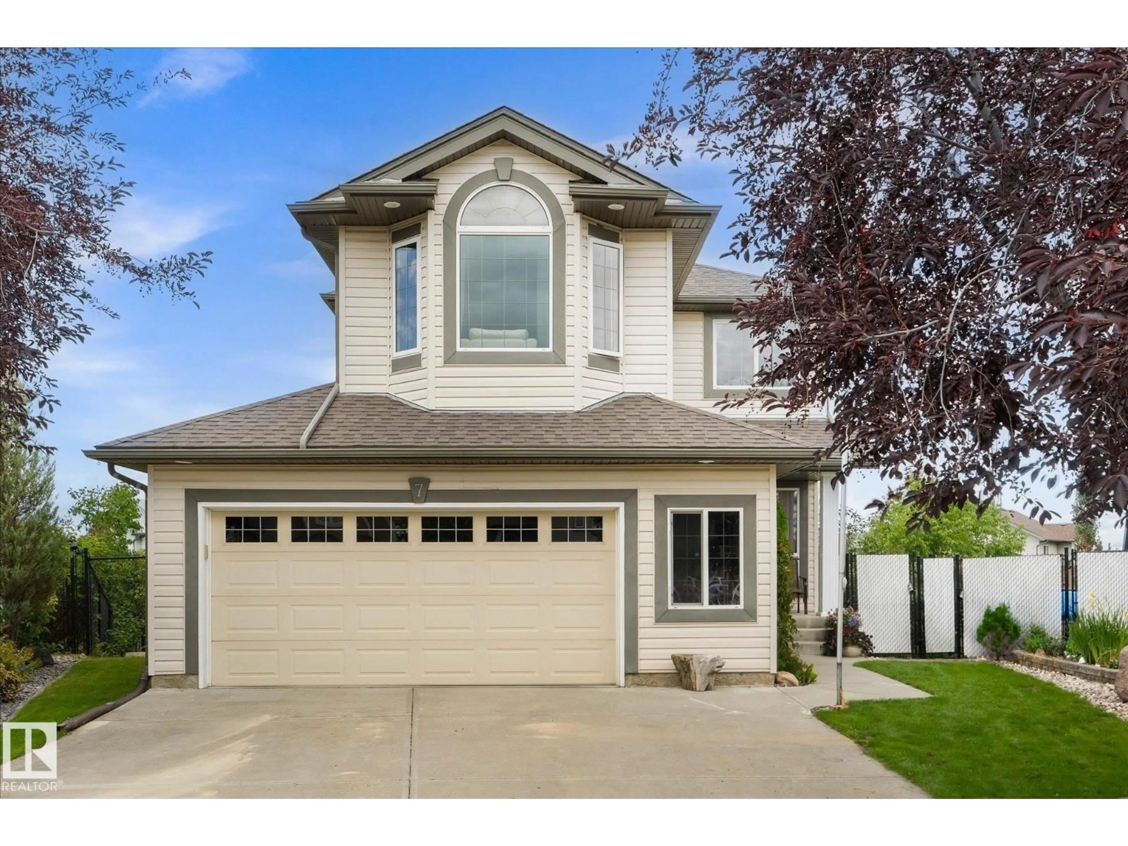 Home with vinyl exterior material, street for 7 HALVERSON, Spruce Grove Alberta T7X4P7