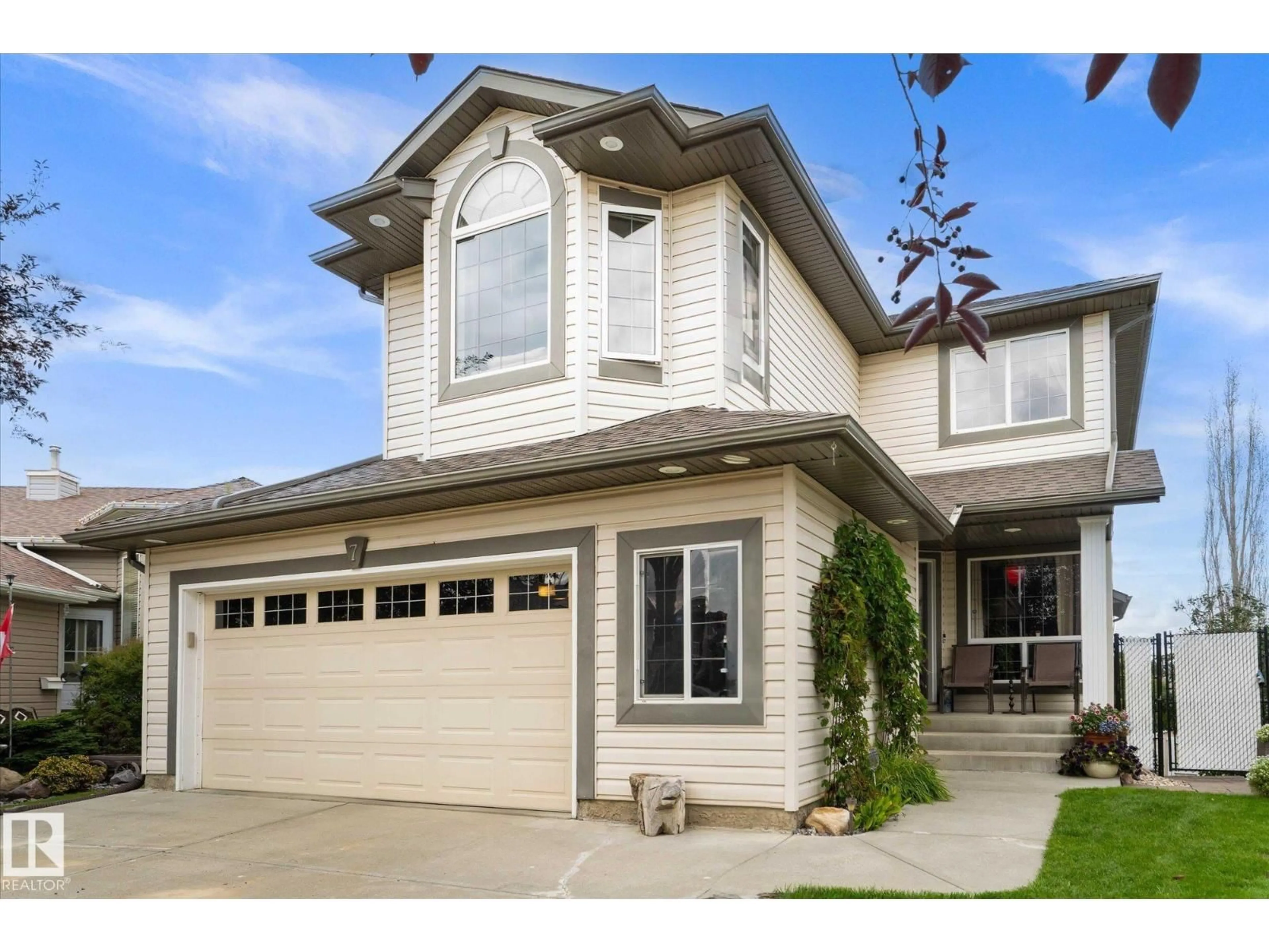Home with vinyl exterior material, street for 7 HALVERSON, Spruce Grove Alberta T7X4P7