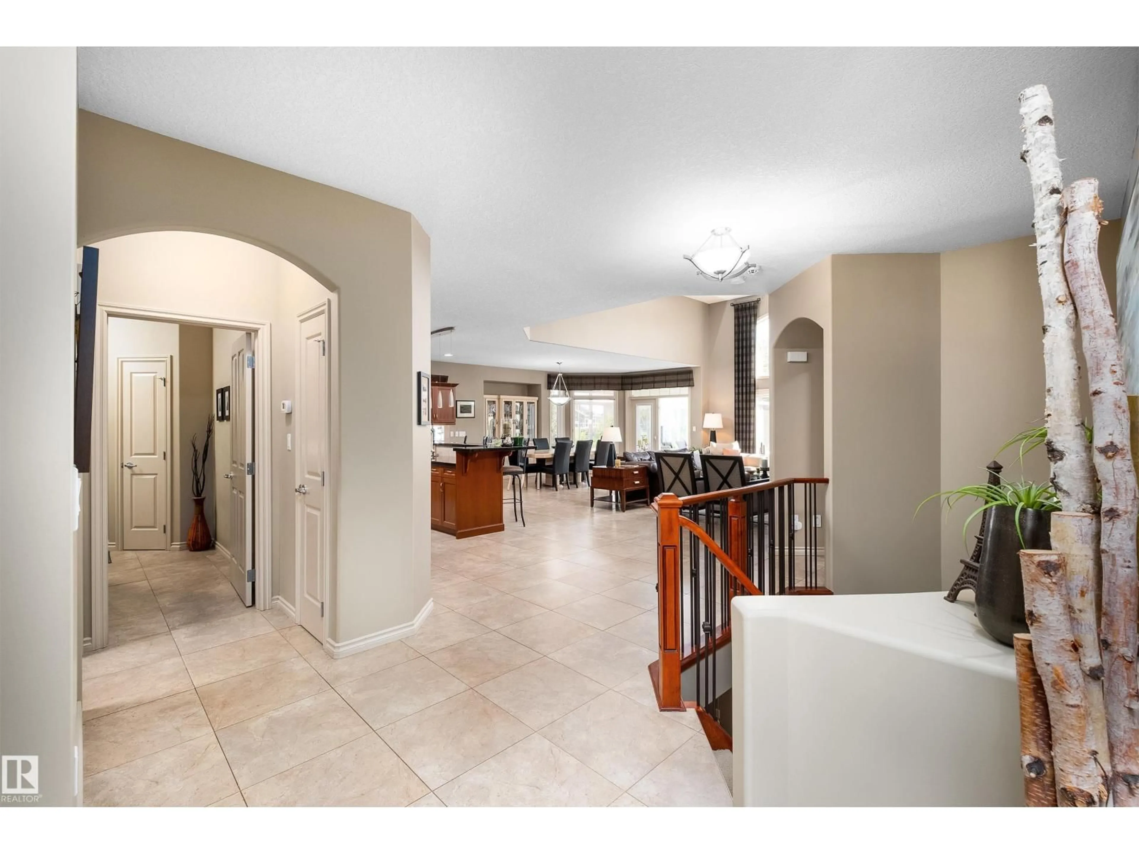 Indoor foyer for CI NW - 1089 GOODWIN CIRCLE, Edmonton Alberta T5T6W4