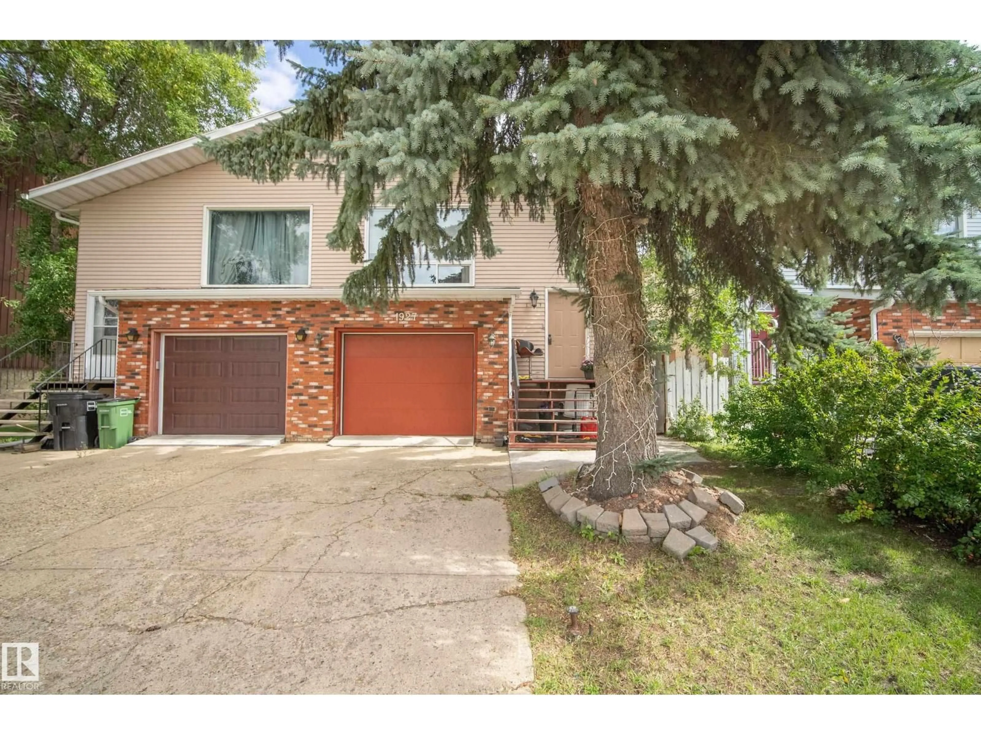 Unknown for 1927 104 ST, Edmonton Alberta T6J5M2