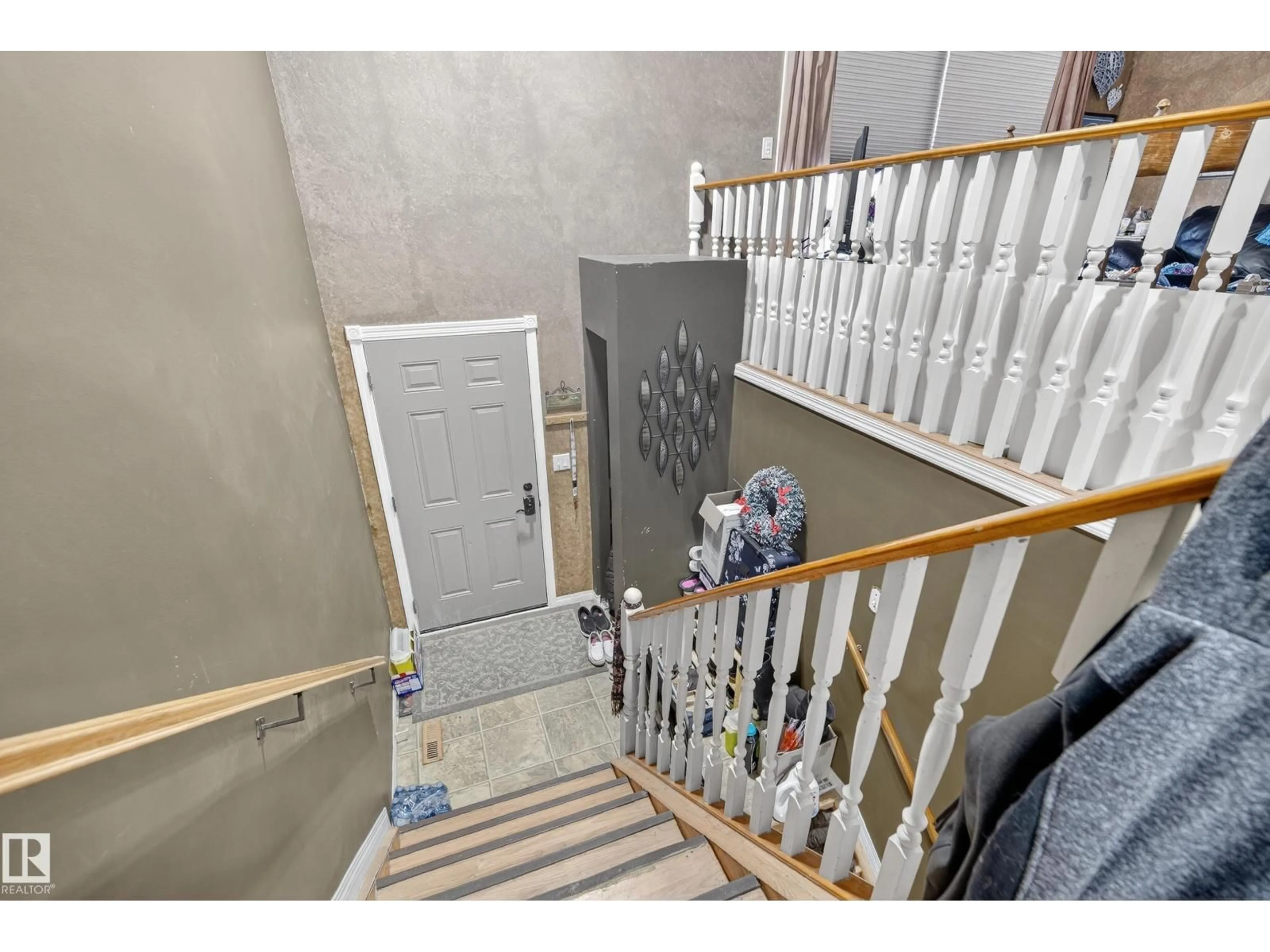 Unknown for 1927 104 ST, Edmonton Alberta T6J5M2