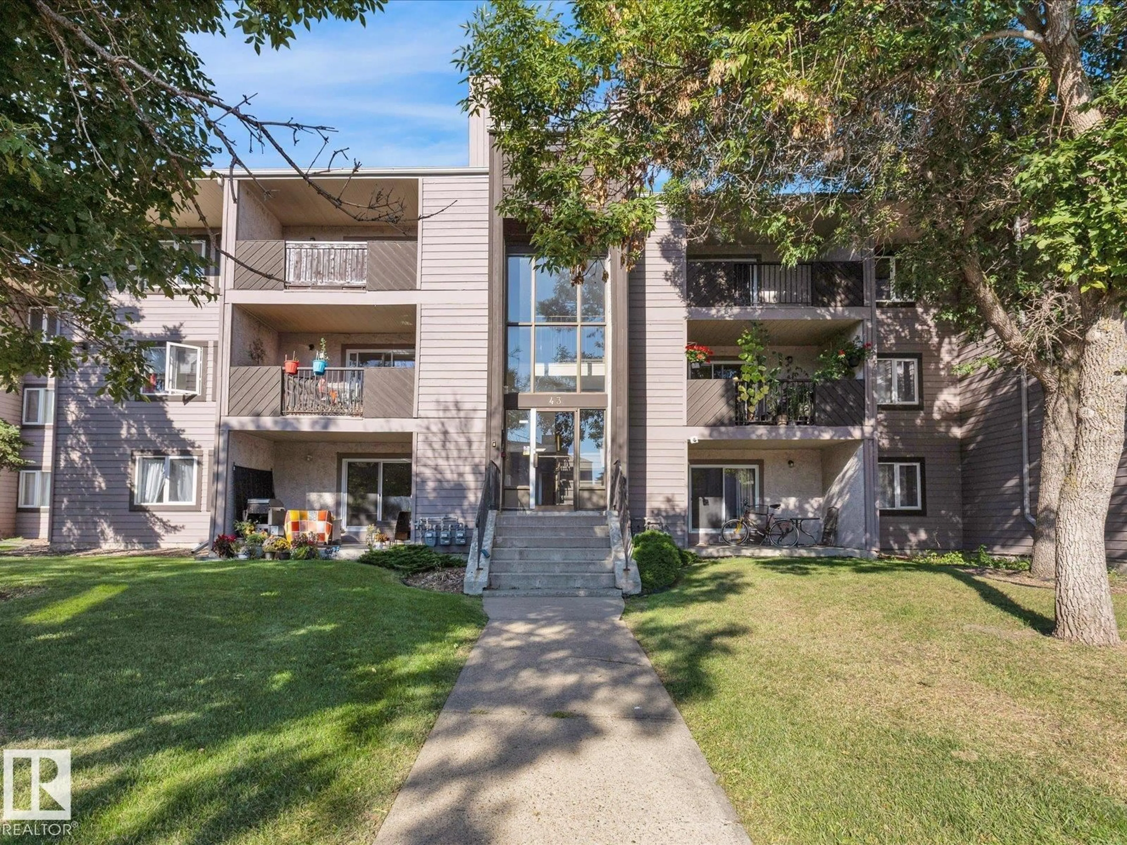 A pic from outside/outdoor area/front of a property/back of a property/a pic from drone, building for 43 - 301 AKINS DR, St. Albert Alberta T8N1X3