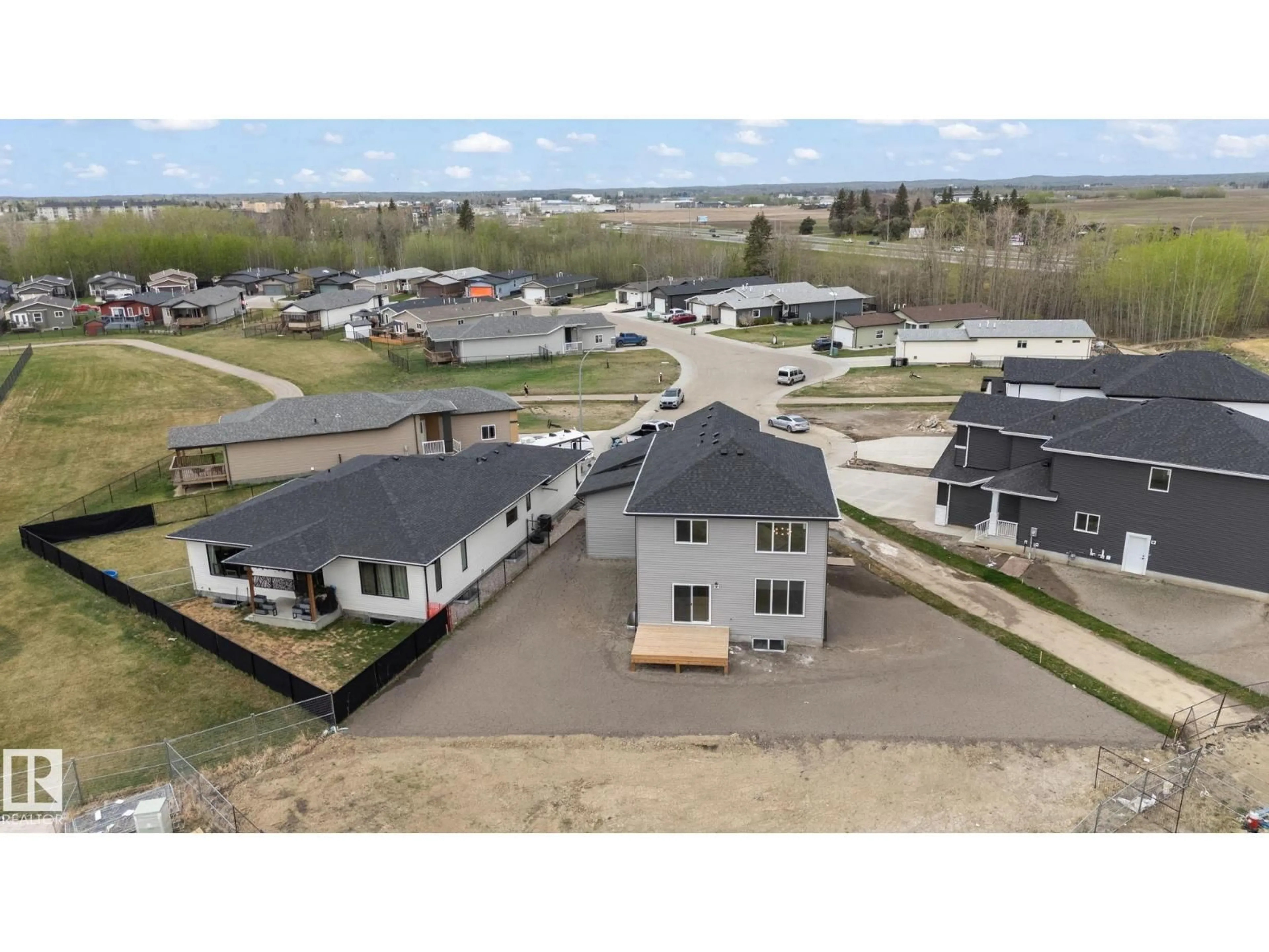 A pic from outside/outdoor area/front of a property/back of a property/a pic from drone, unknown for 36 SUN MEADOWS CL, Stony Plain Alberta T7Z0K1