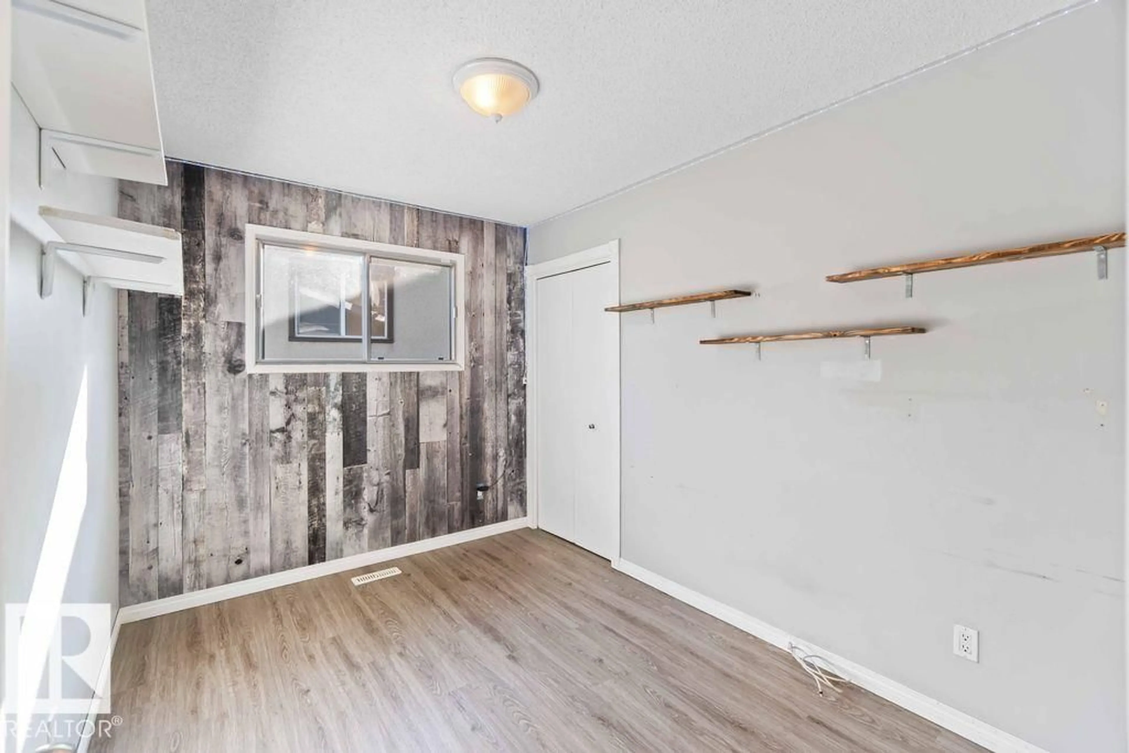 A pic of a room for 6420 146 AV, Edmonton Alberta T5A1T3
