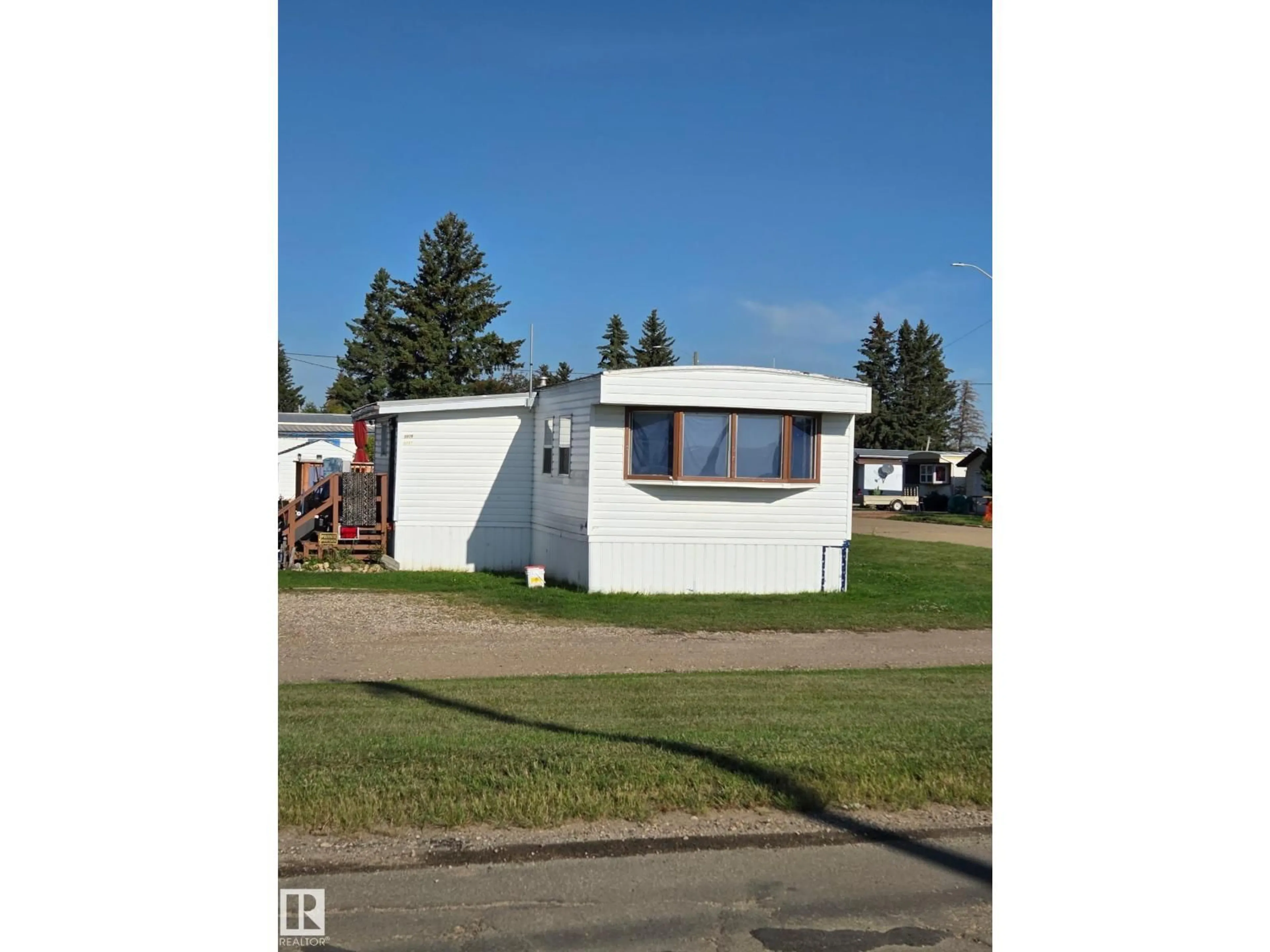 Unknown for 5828 50 ST, Viking Alberta T0B4N0