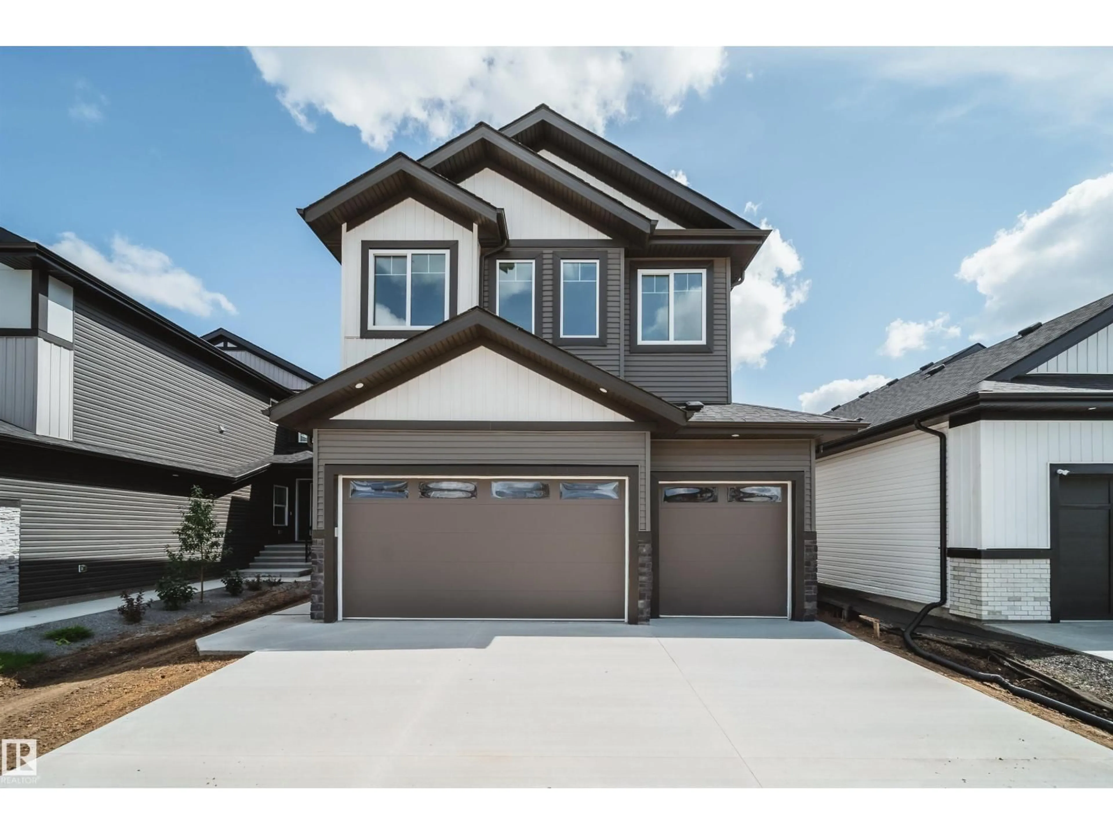 Home with vinyl exterior material, street for 42 DILLWORTH CR, Spruce Grove Alberta T7X0E6