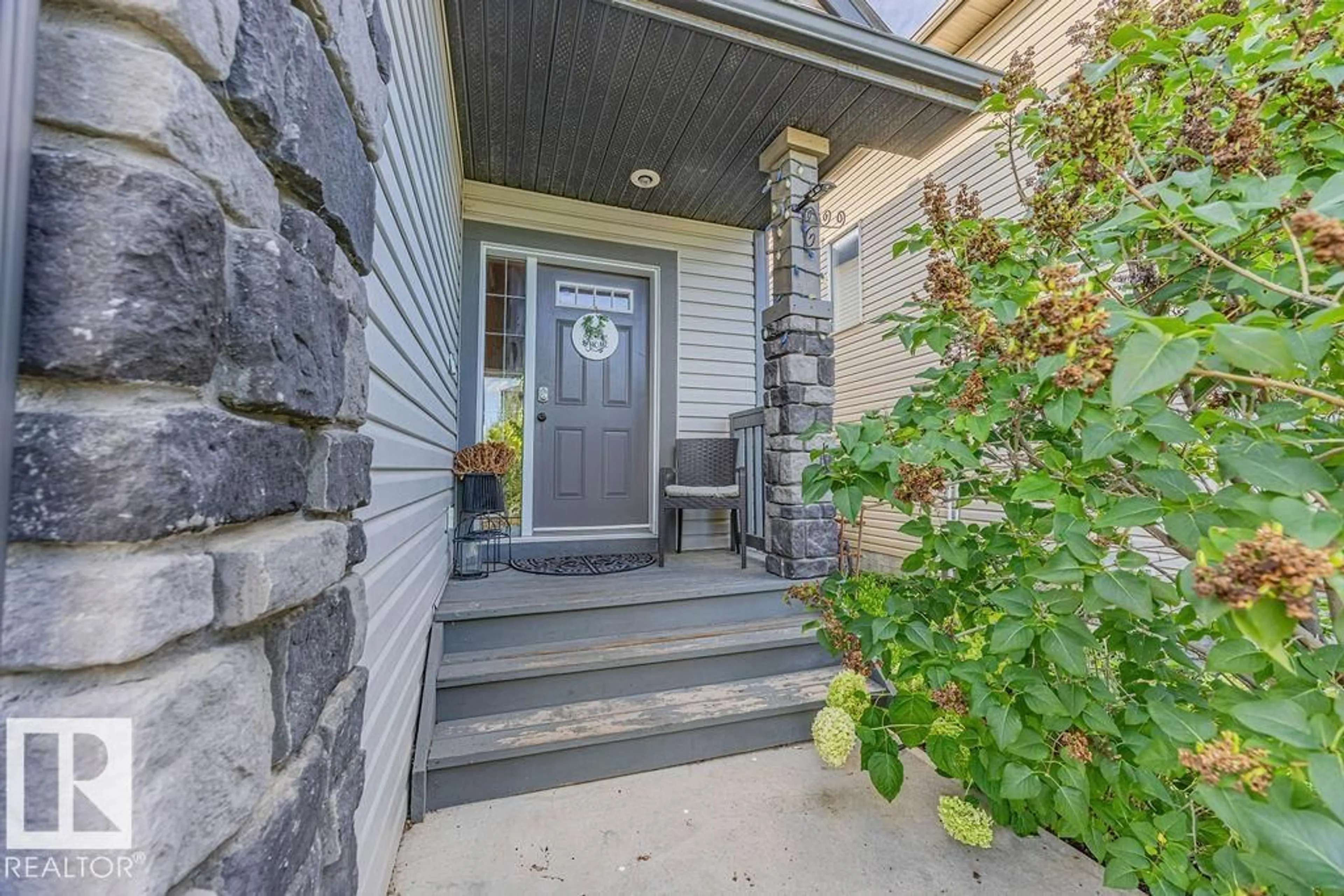 Indoor entryway for 4081 ALEXANDER WY, Edmonton Alberta T6W2C6