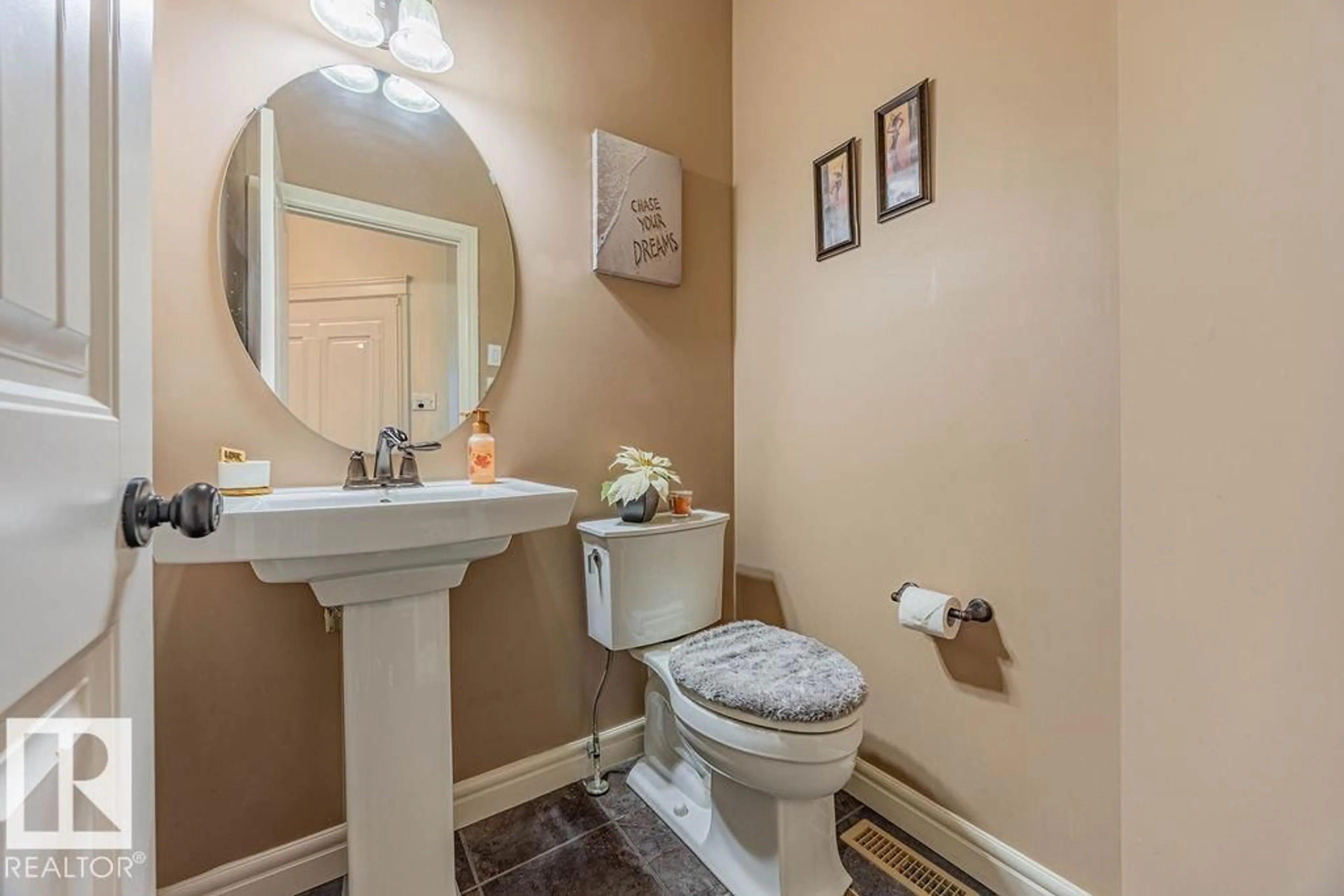 Standard bathroom, ceramic/tile floor for 4081 ALEXANDER WY, Edmonton Alberta T6W2C6