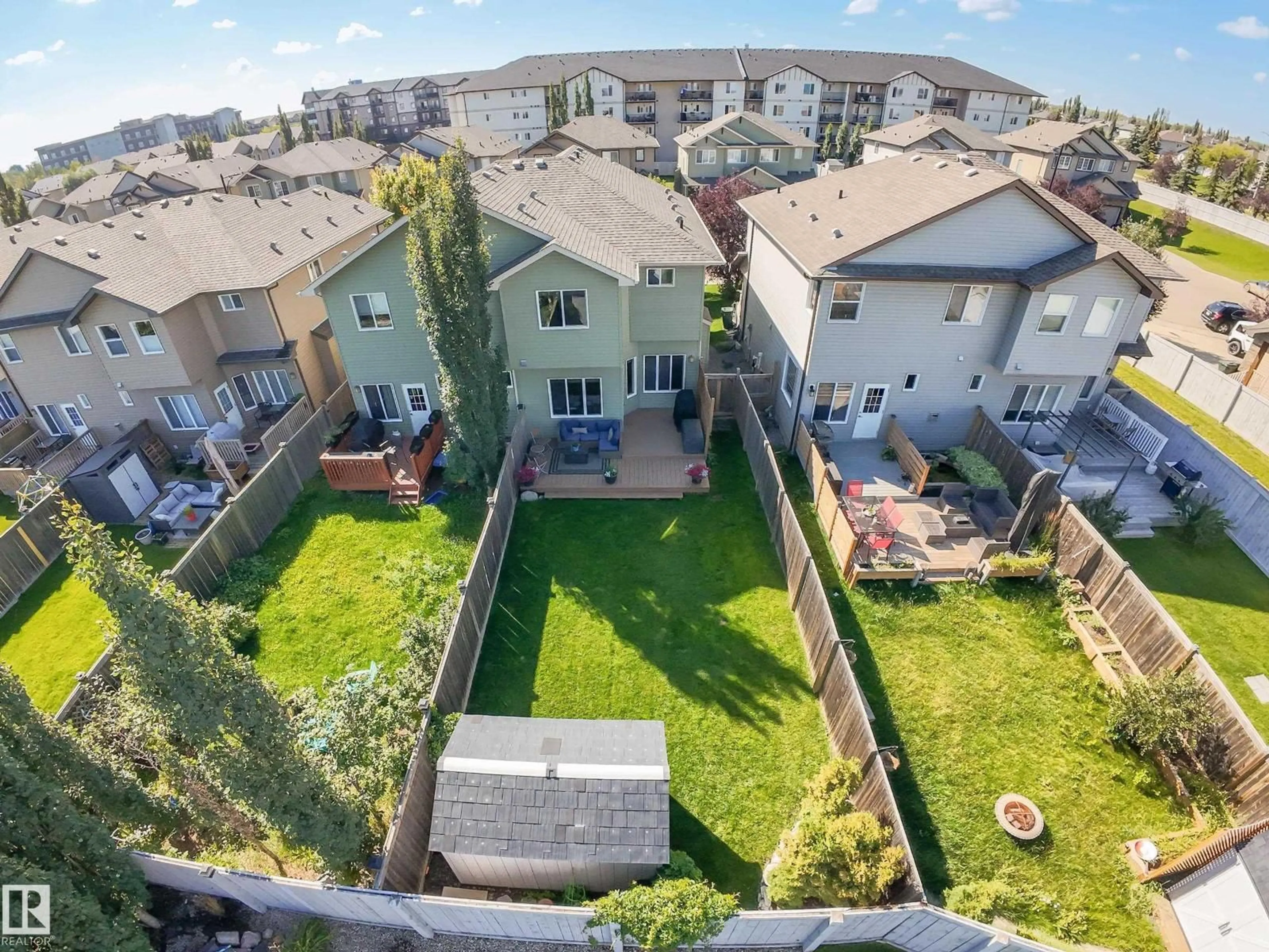 A pic from outside/outdoor area/front of a property/back of a property/a pic from drone, city buildings view from balcony for 17 MEADOWVIEW CO, Spruce Grove Alberta T7X0N2