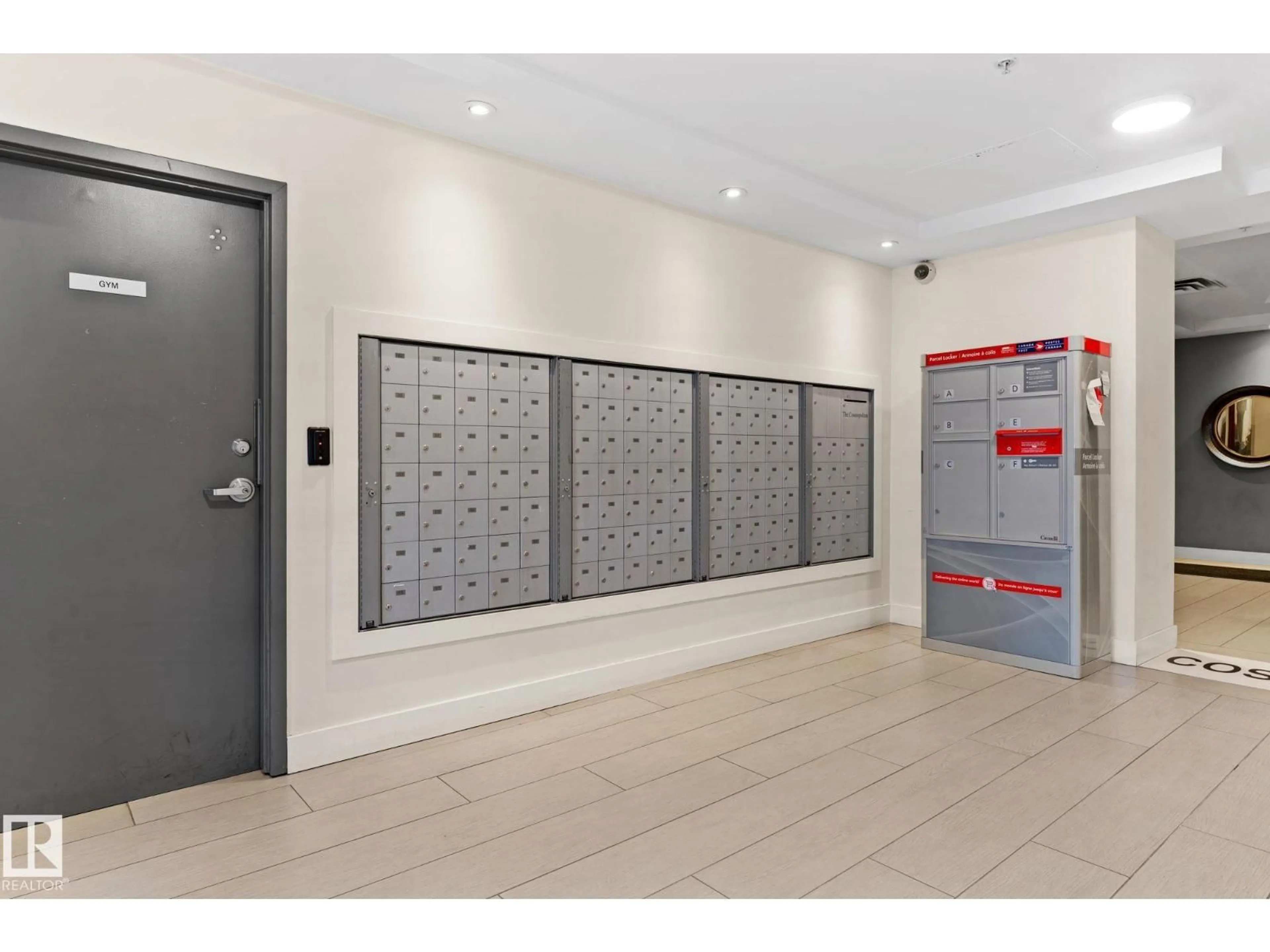 Indoor foyer for #907 - 10909 103 AV, Edmonton Alberta T6A0V8