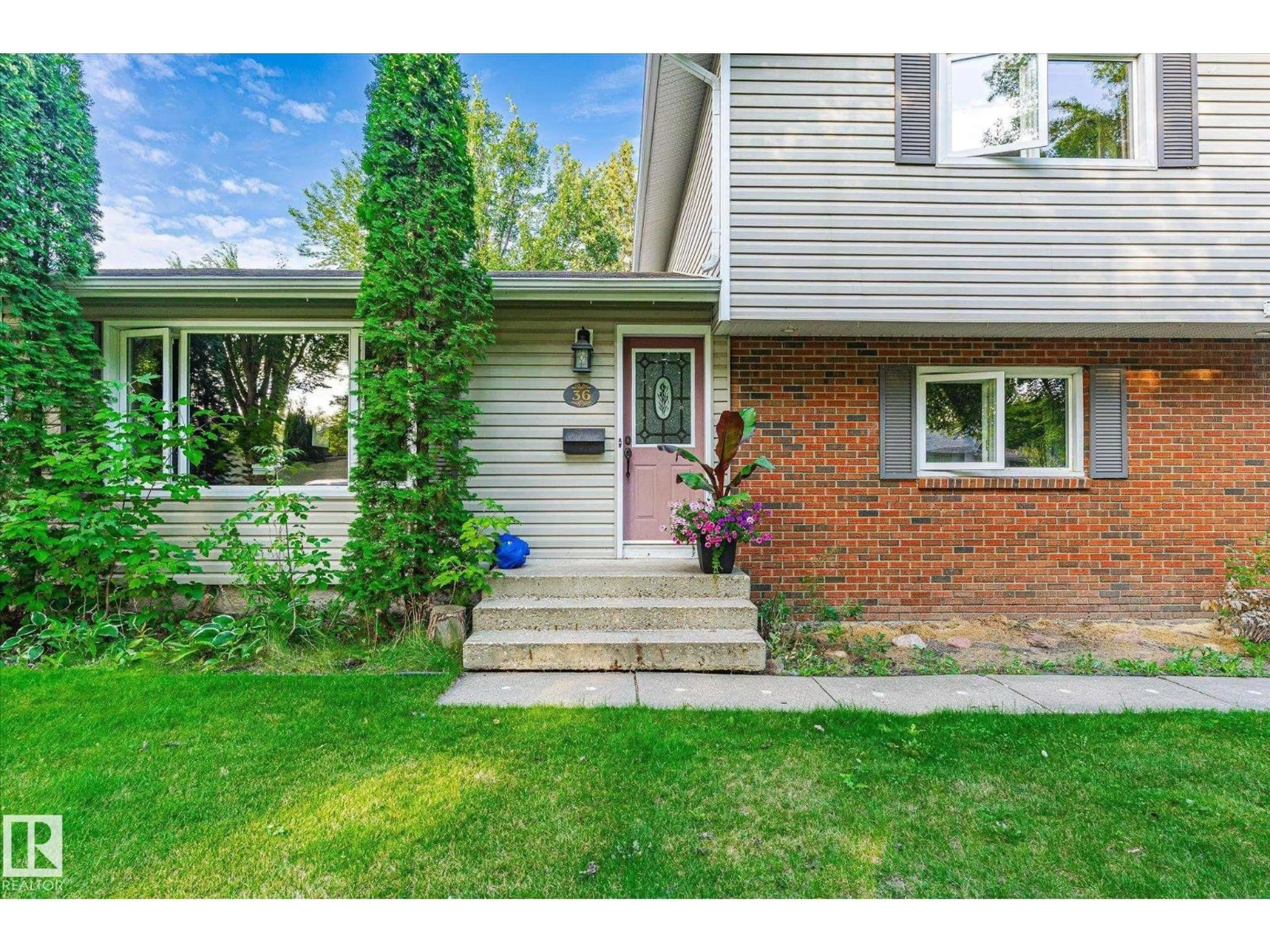 Home with brick exterior material, street for 36 BROADVIEW CR, St. Albert Alberta T8N0B2