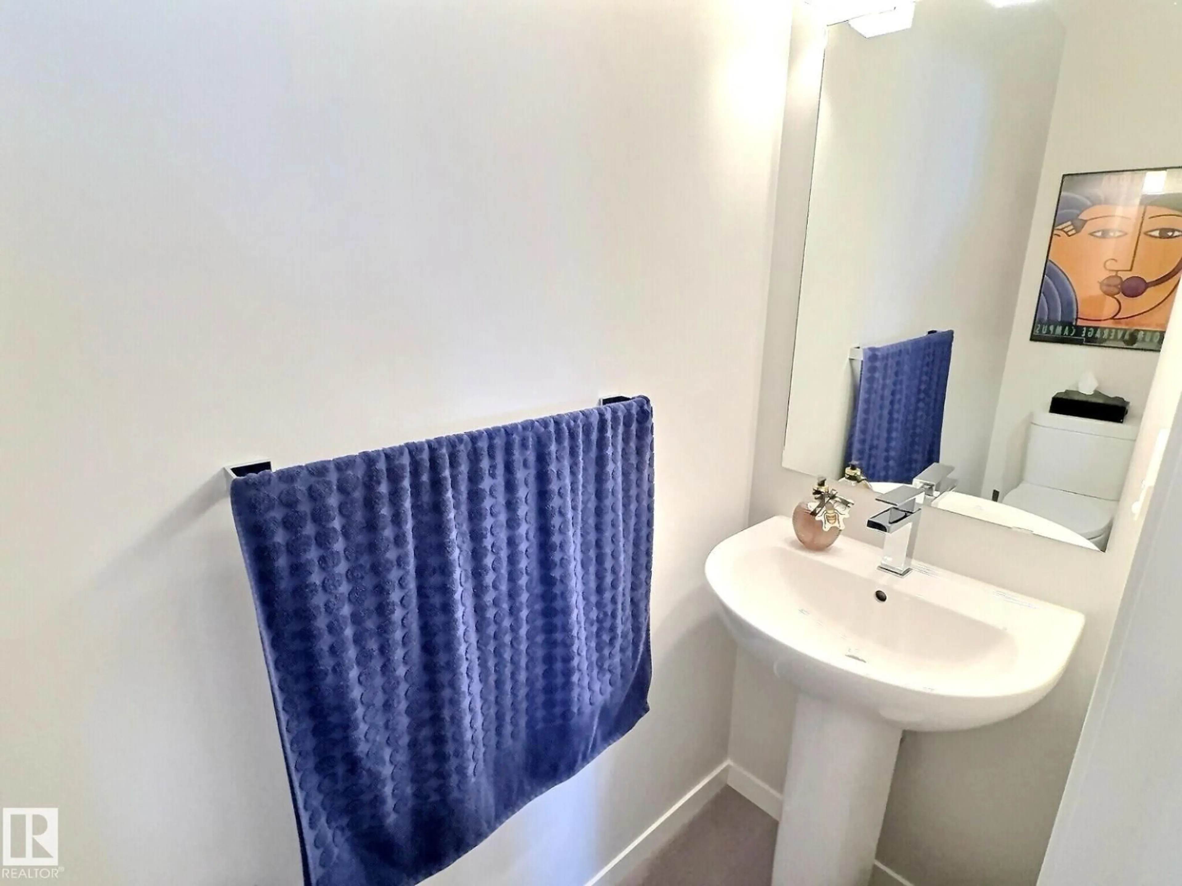 Standard bathroom, unknown for 4206 CHICHAK CL, Edmonton Alberta T6W4B3